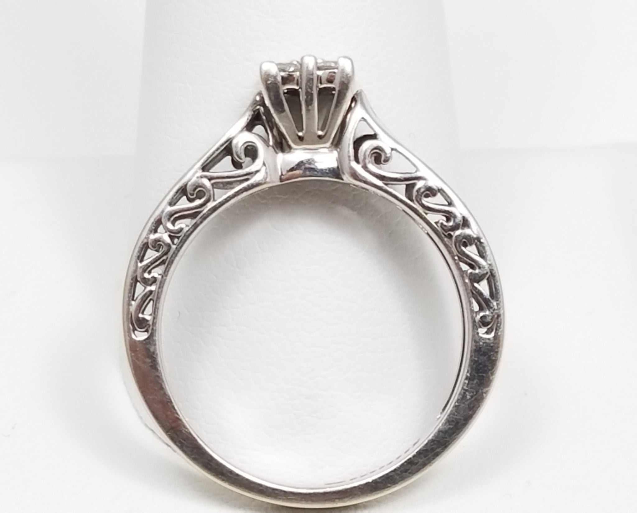 Gleaming 10k White Gold Natural Diamond Engagement Ring