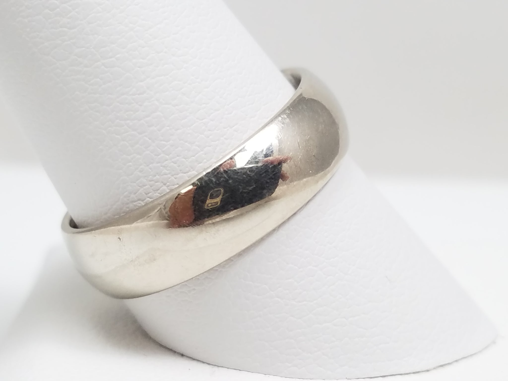 Classic 10k White Gold Comfort Fit Wedding Ring Band