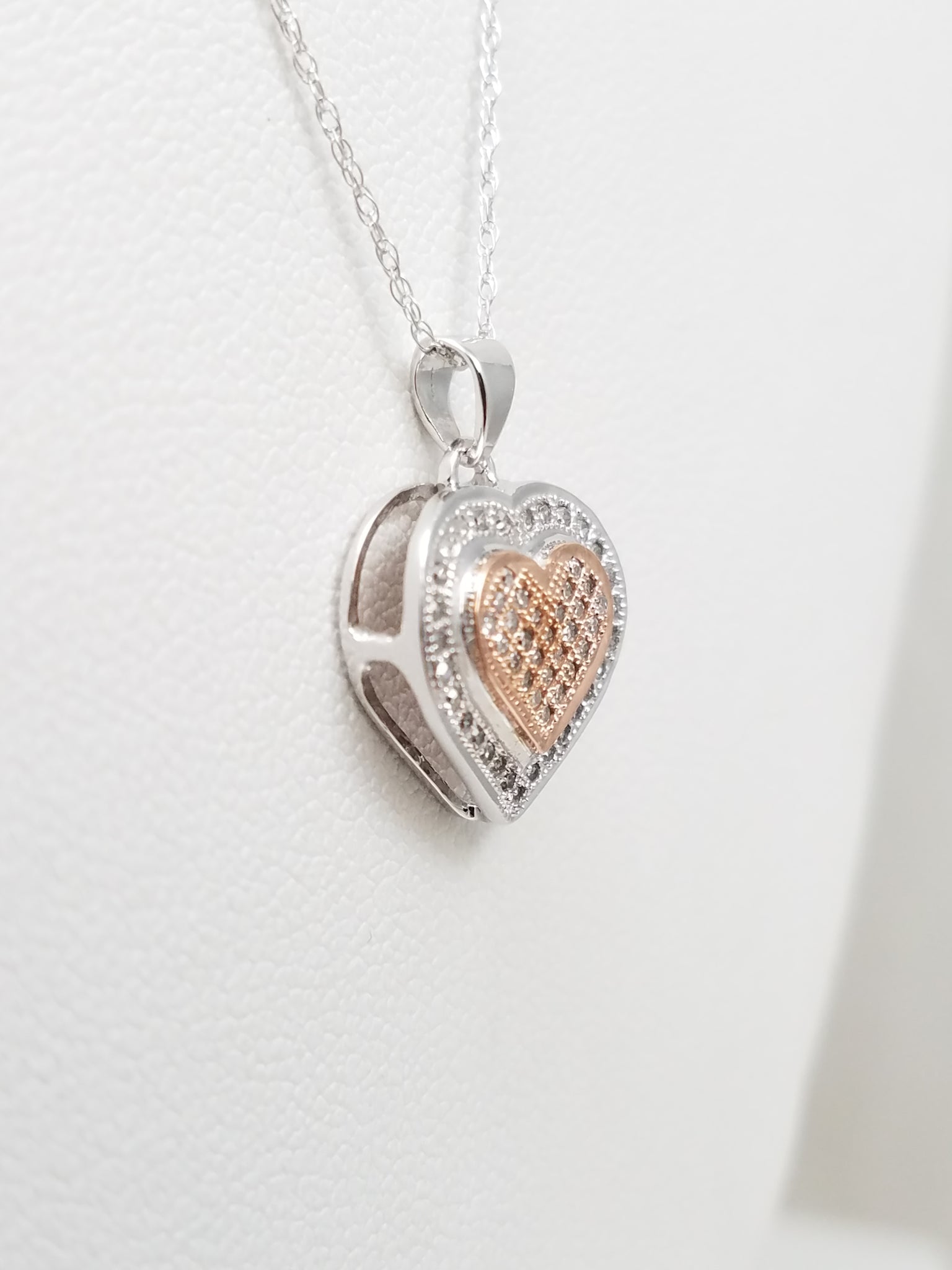 Striking 18" 10k Two Tone Gold Natural Diamond Heart Pendant Necklace