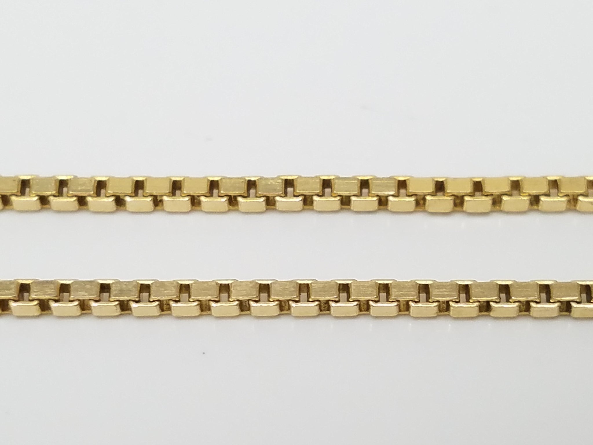 Sporty 24" 10k Yellow Gold Box Link Chain Necklace