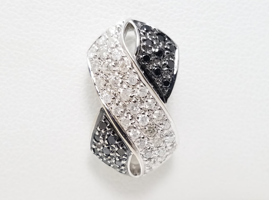 Luxurious 14k White Gold Natural Diamond Pendant