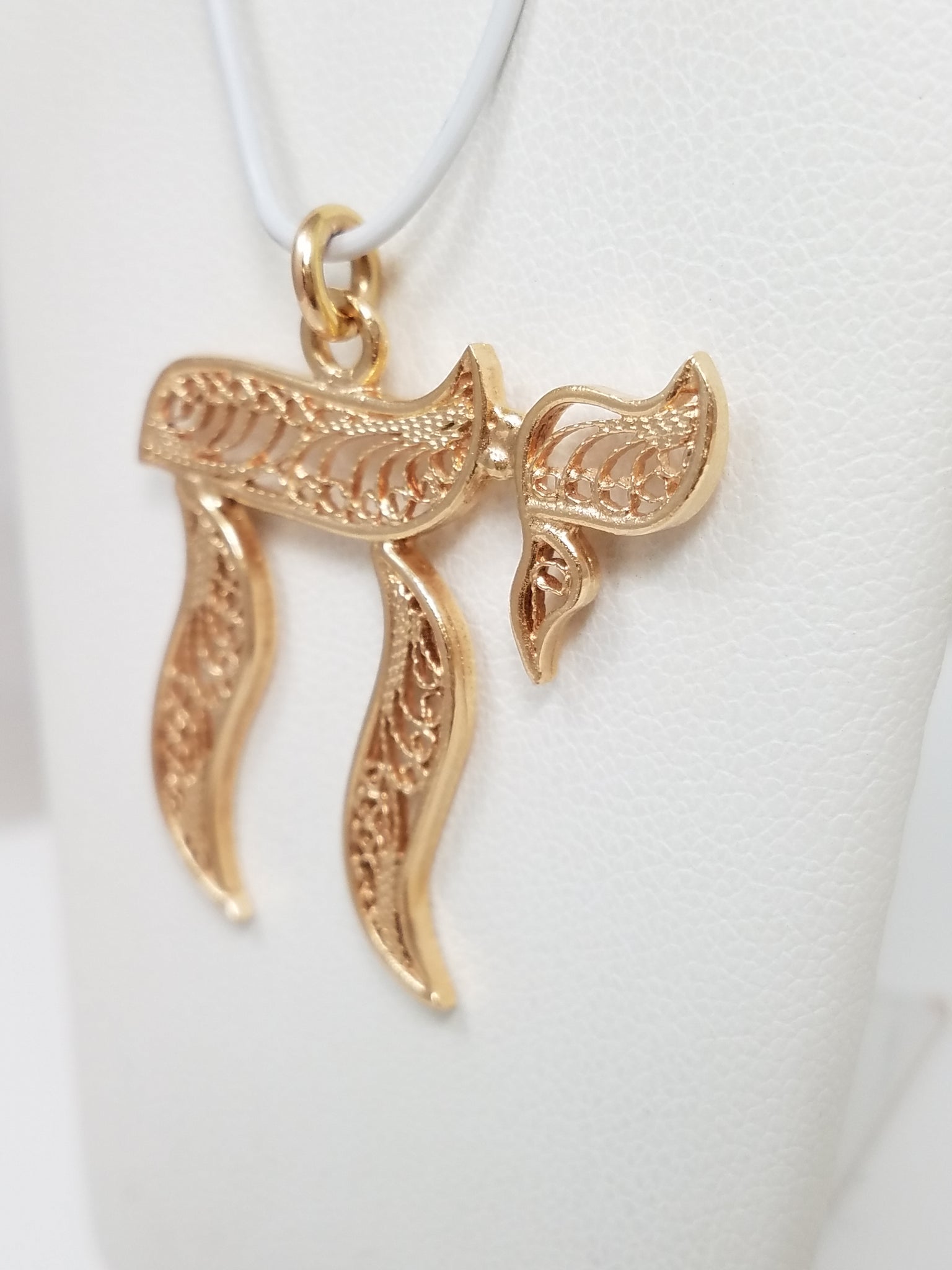 Large 14k Yellow Gold Filigree Chai Pendant