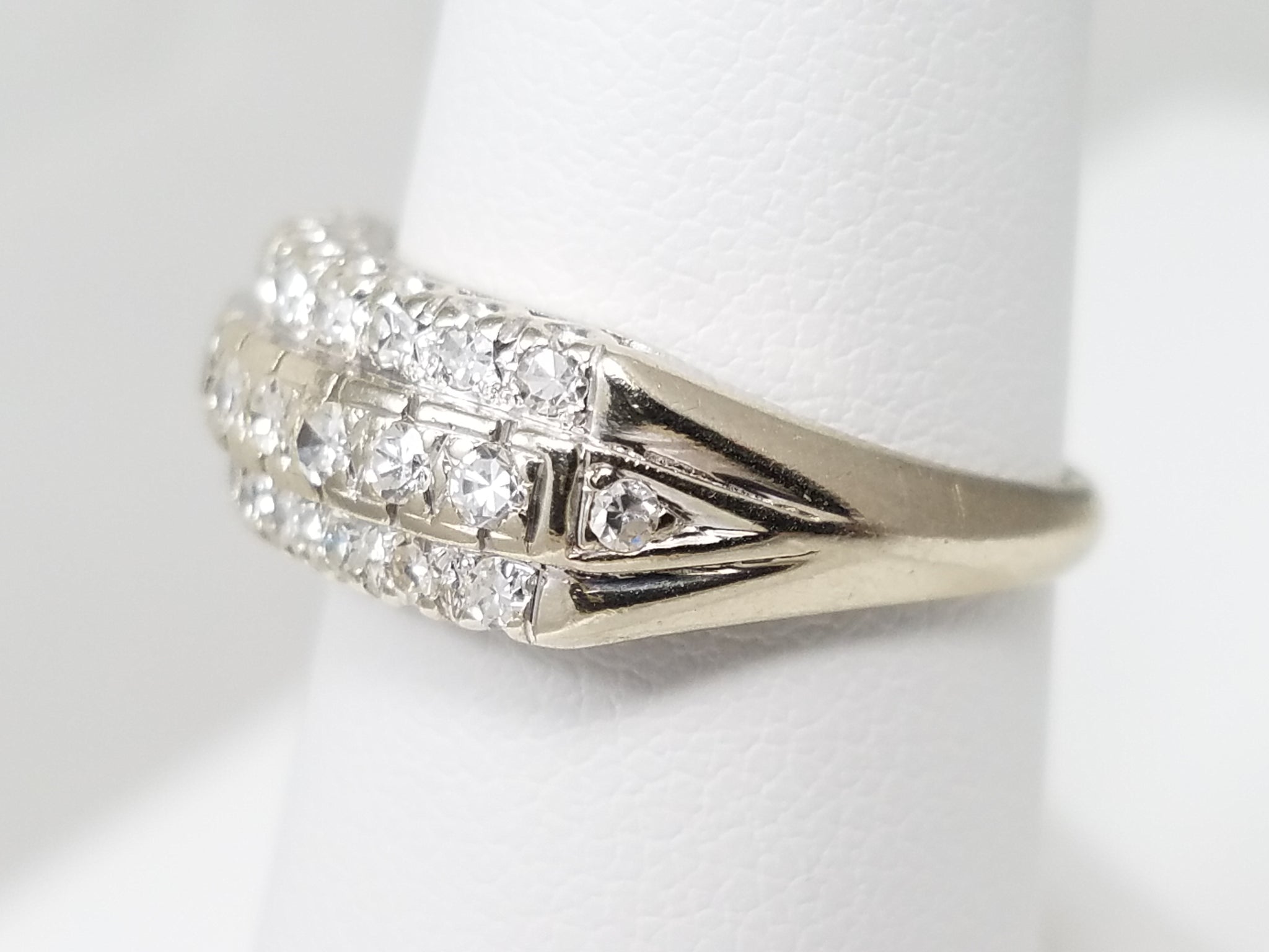 Vintage Elegant 14k White Gold Natural Diamond Wedding Ring Band