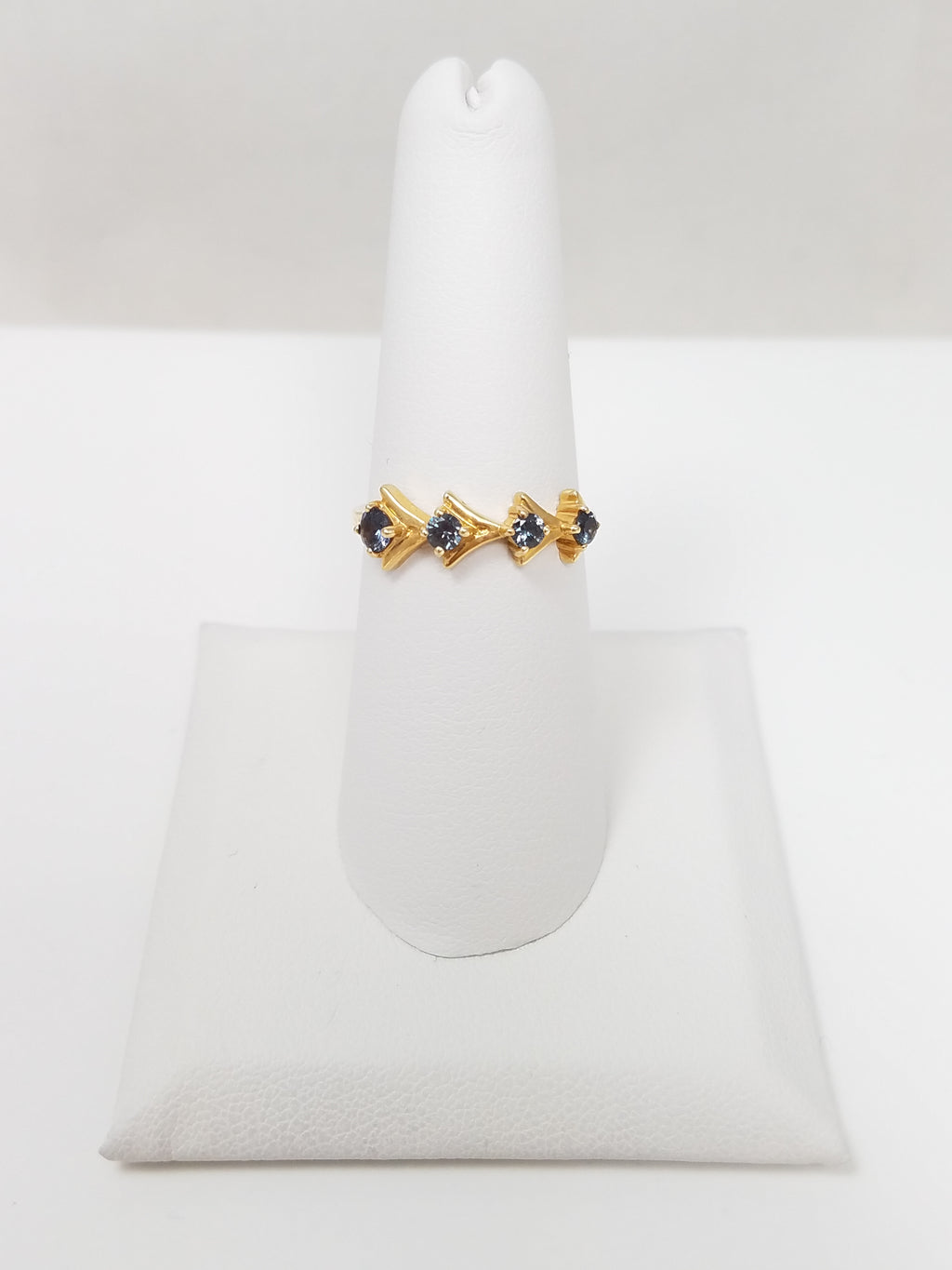 Vintage Radiant 14k Yellow Gold Synthetic Gemstone Ring Band