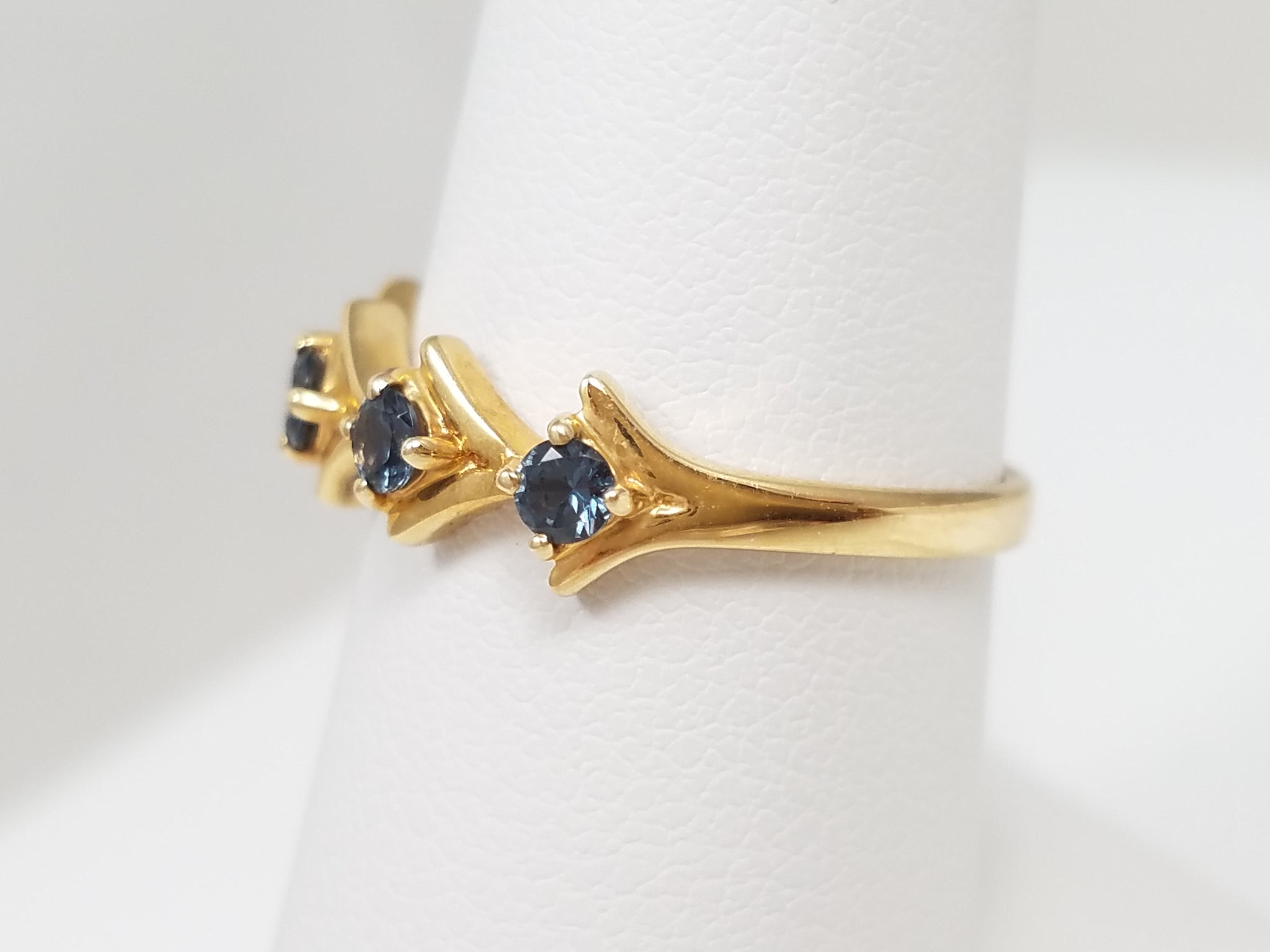 Vintage Radiant 14k Yellow Gold Synthetic Gemstone Ring Band