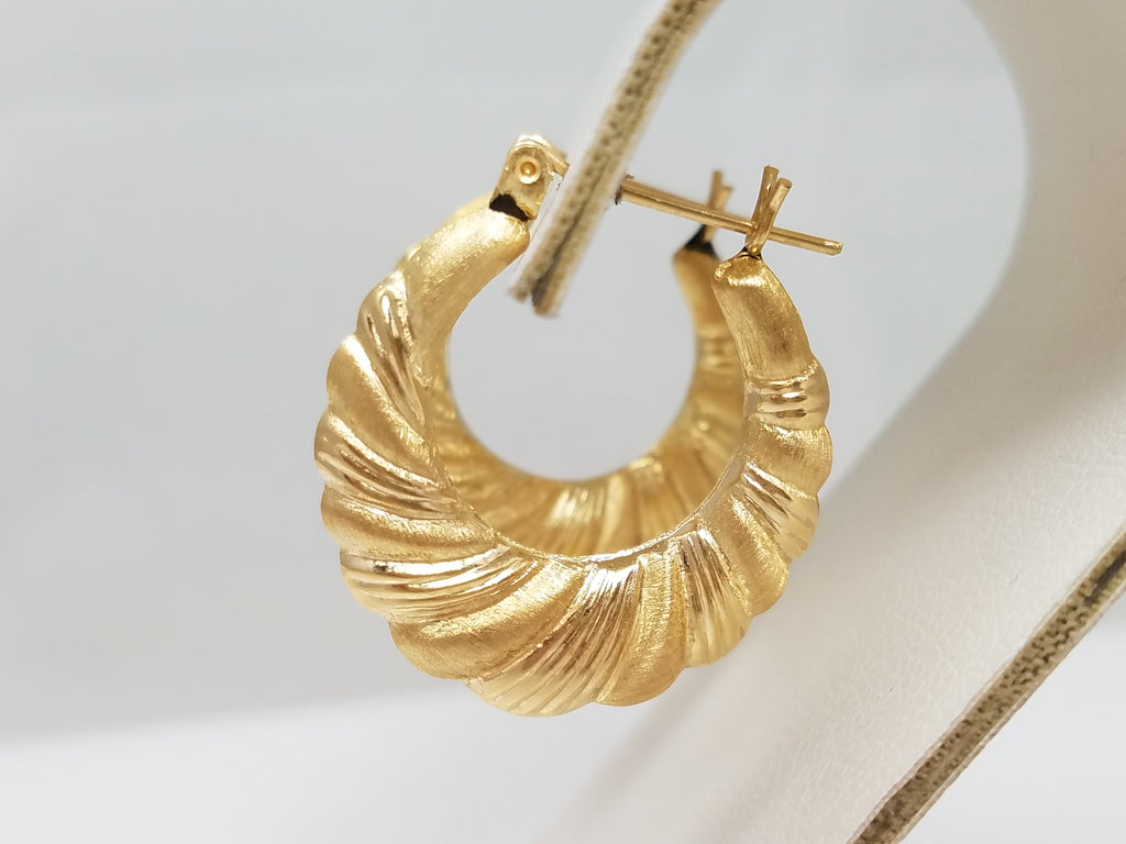 14k Yellow Gold Scalloped Hoop Earrings