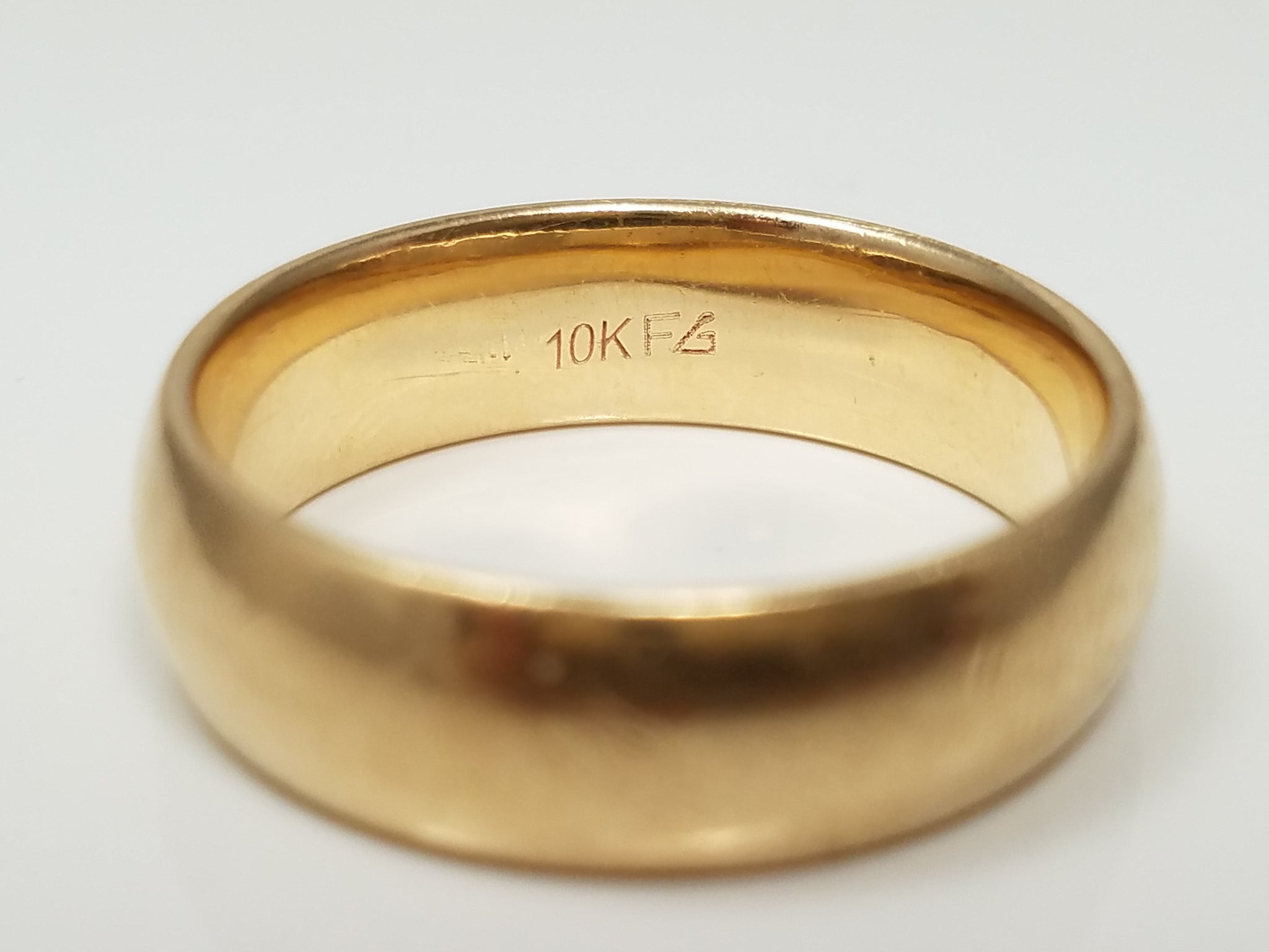 Men's 10k Yellow Gold Comfort Fit Wedding Band