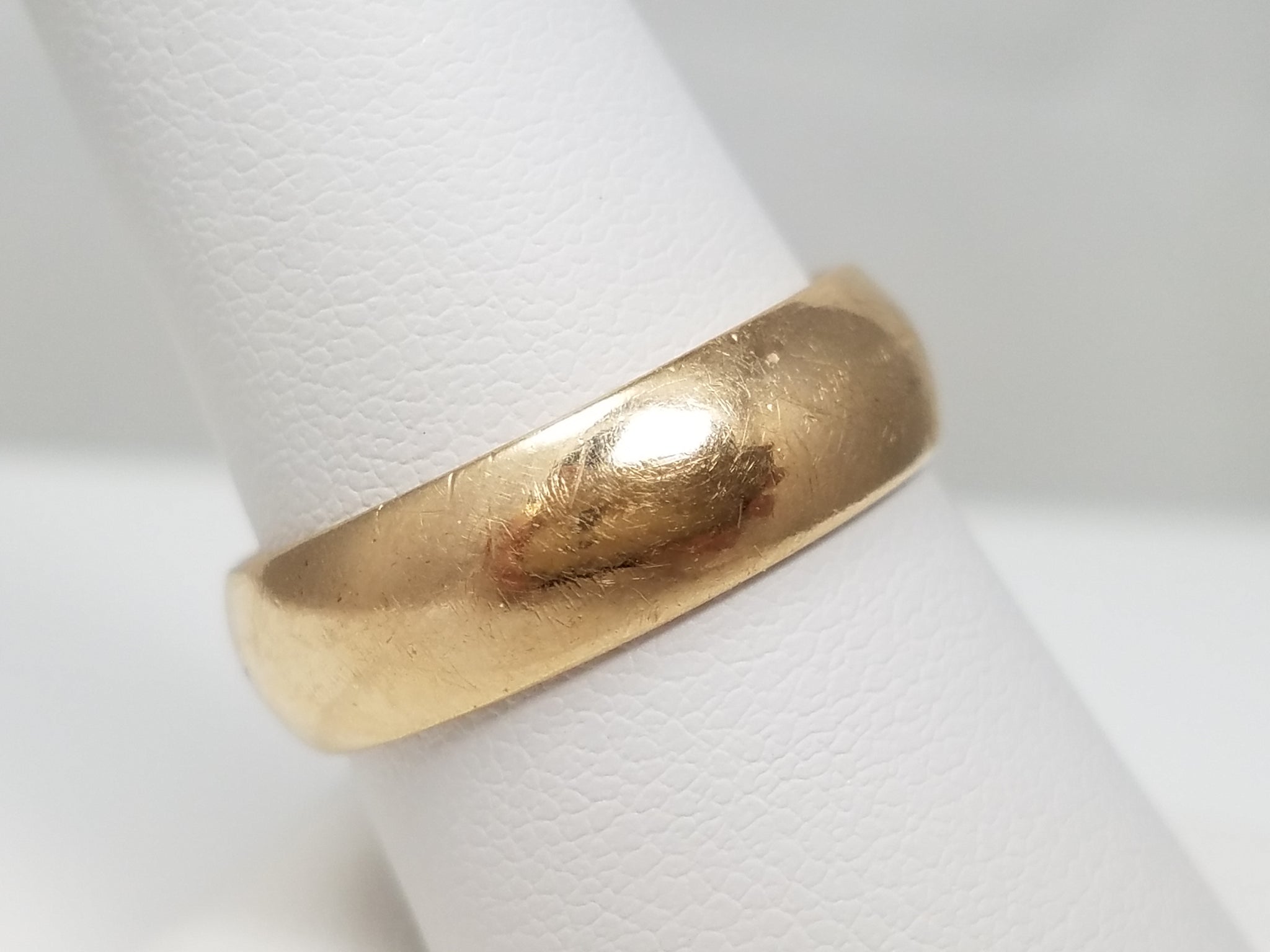 Men's 10k Yellow Gold Comfort Fit Wedding Band