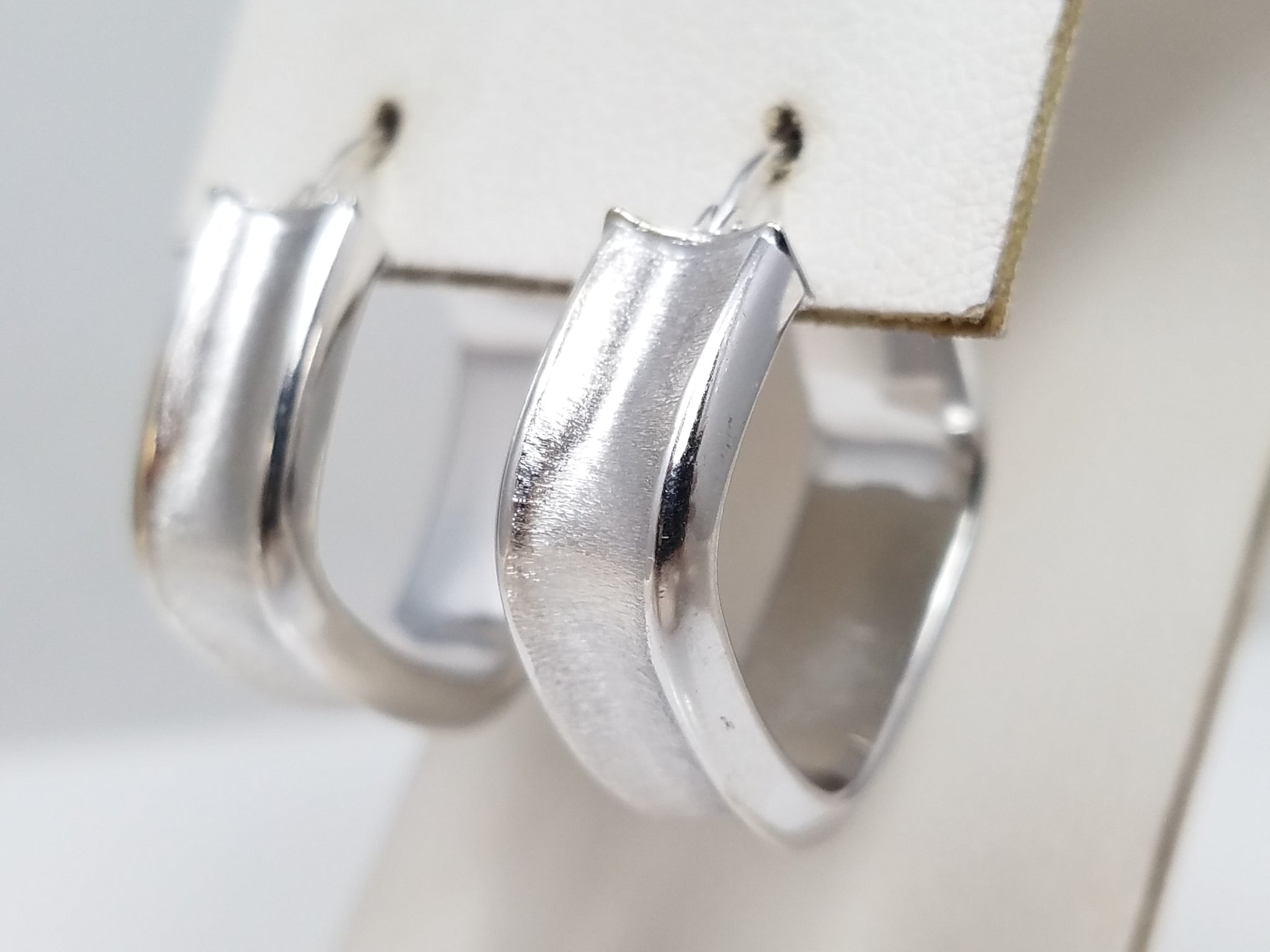 14K White Gold Square Hoop Earrings