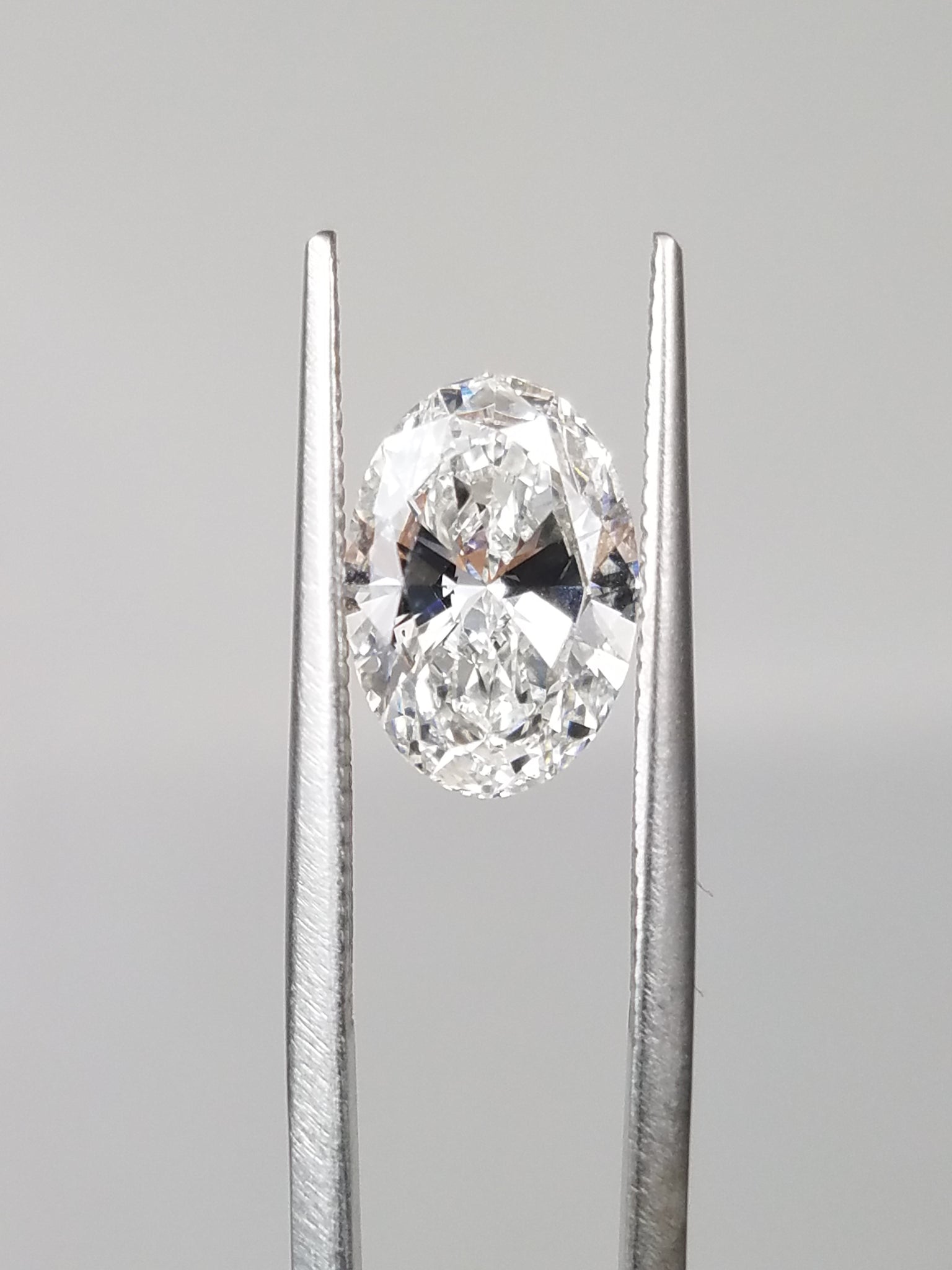 NEW IGI Certified 2.05ct Oval Brilliant Lab Grown Diamond VS1 E
