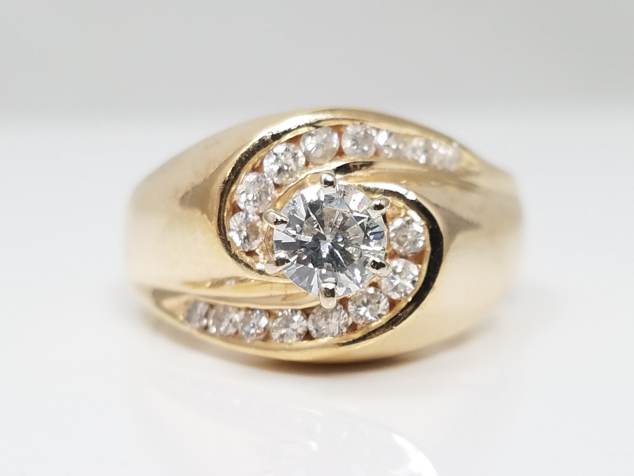 Magical 14k Yellow Gold Natural Diamond Engagement Ring