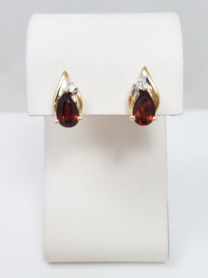 Lavish 14k Yellow Gold Natural Garnet Diamond Earrings