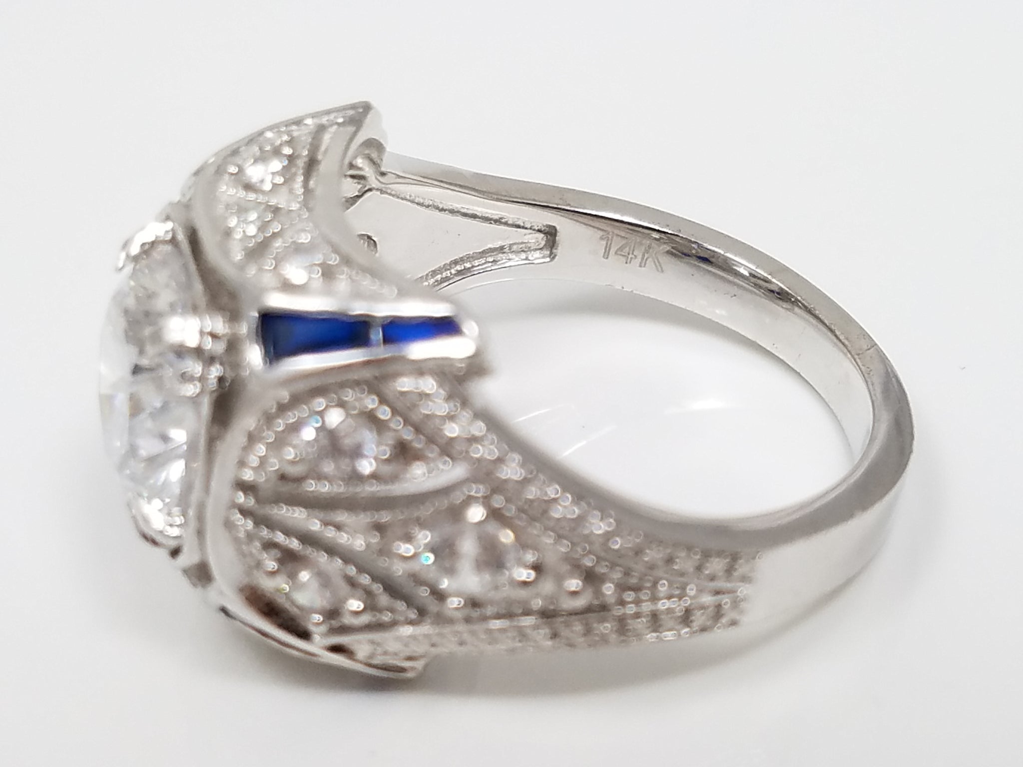 Extravagant 14k White Gold Cubic Zirconia Ring