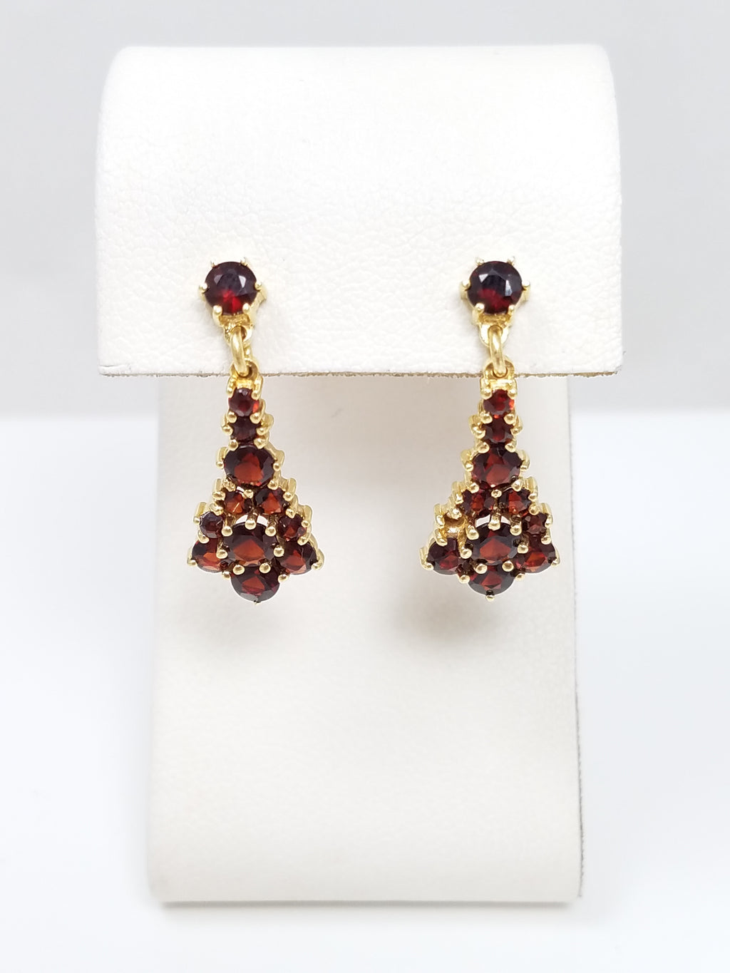 Sophisticated 14k Yellow Gold Natural Garnet Dangle Earrings