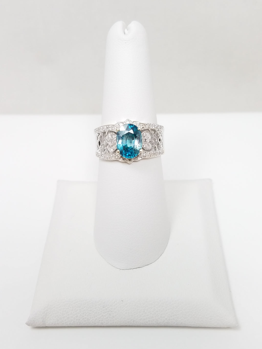 Glamorous 14k White Gold Natural Blue Zircon Diamond Ring