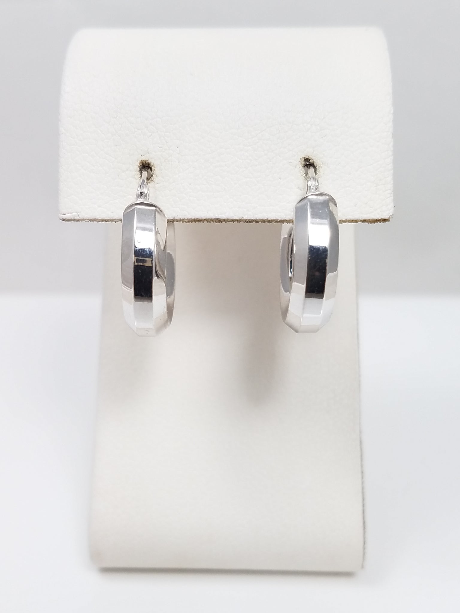 Traditional 18k Hollow White Hold Mini Hoop Earrings