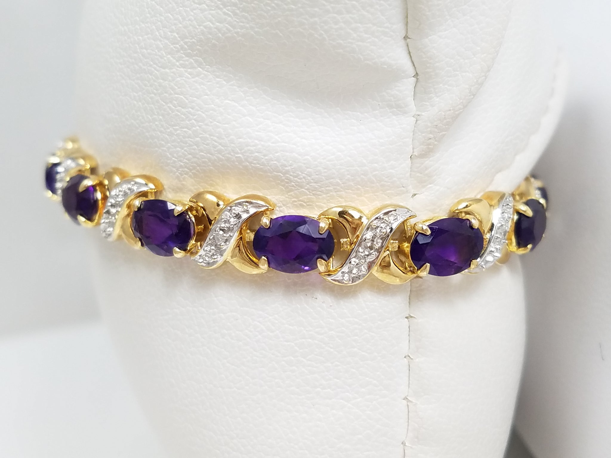 Gleaming 6.75" 14k Yellow Gold Natural Amethyst Diamond Tennis Bracelet