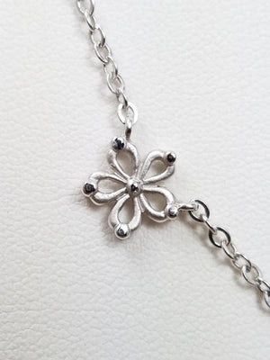 14k White Gold Flower Station Necklace