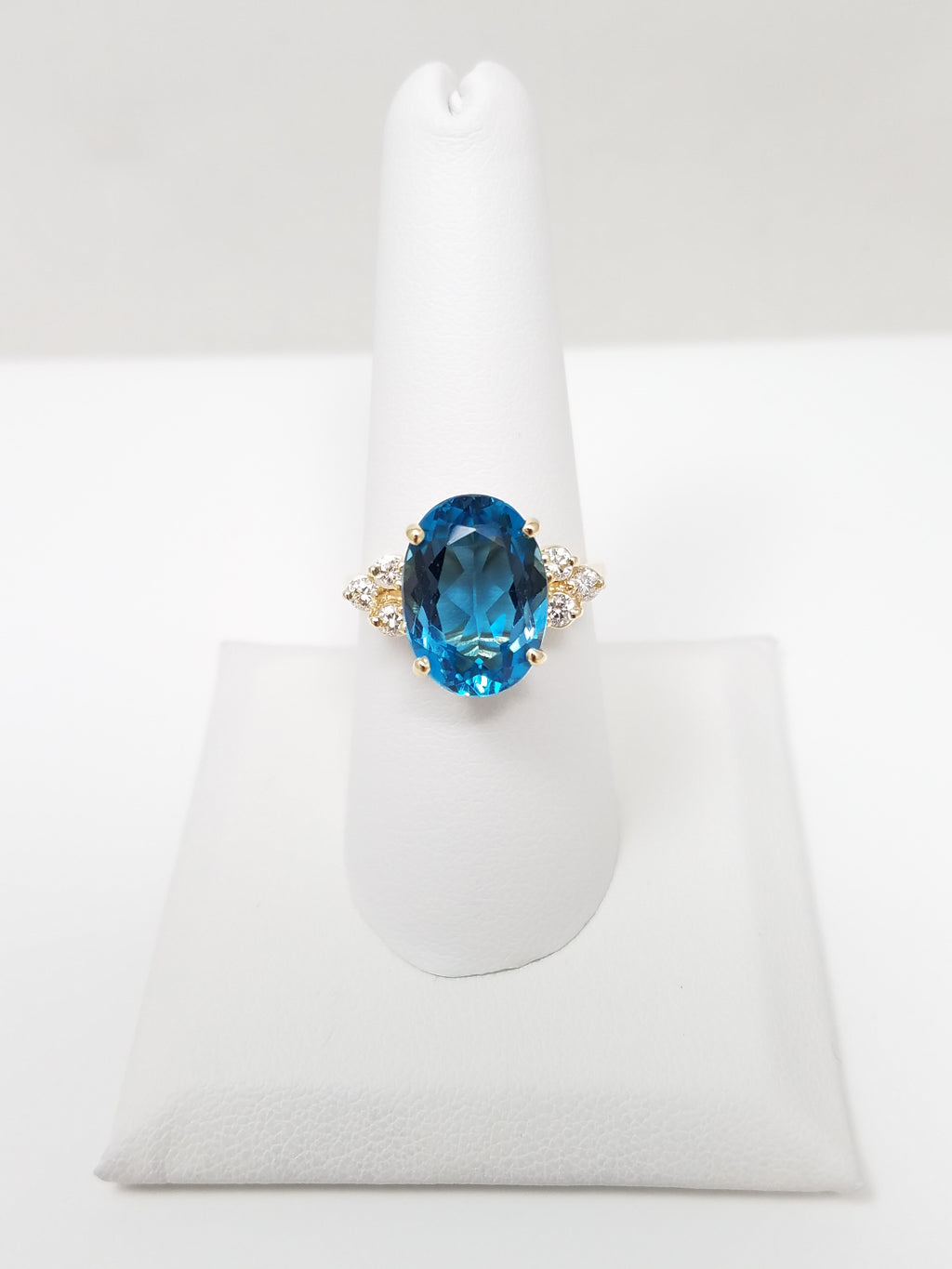 Enchanting 14k Yellow Gold Natural Topaz Diamond Ring