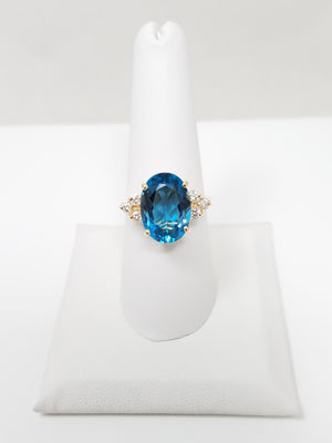 Enchanting 14k Yellow Gold Natural Topaz Diamond Ring
