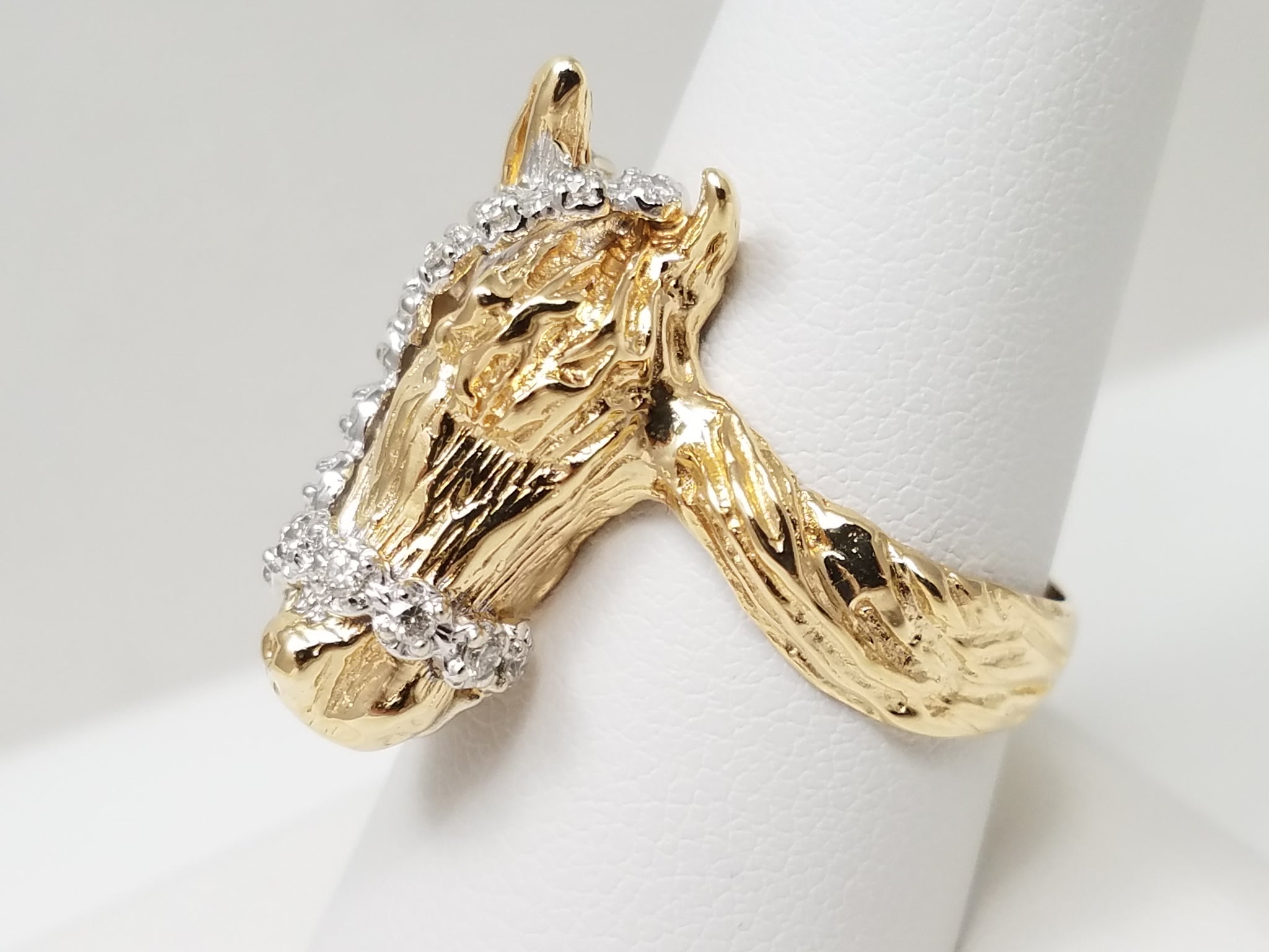 Sophisticated 14k Yellow Gold Natural Diamond Horse Head Ring