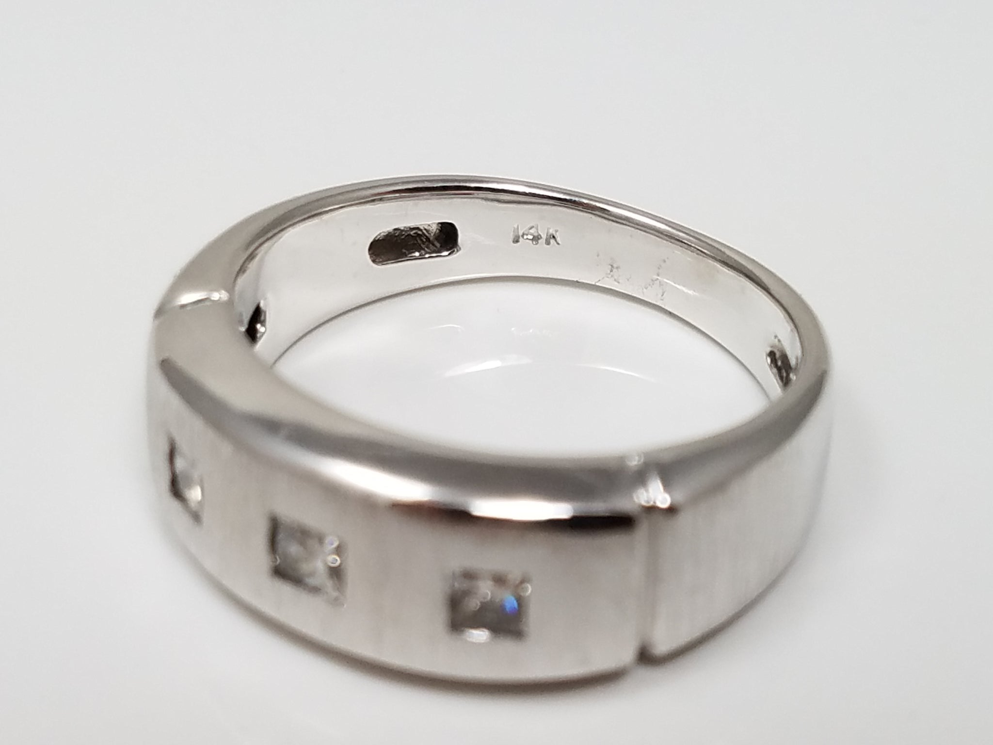 Magnificent Men's 14k White Gold Natural Diamond Wedding Ring Band