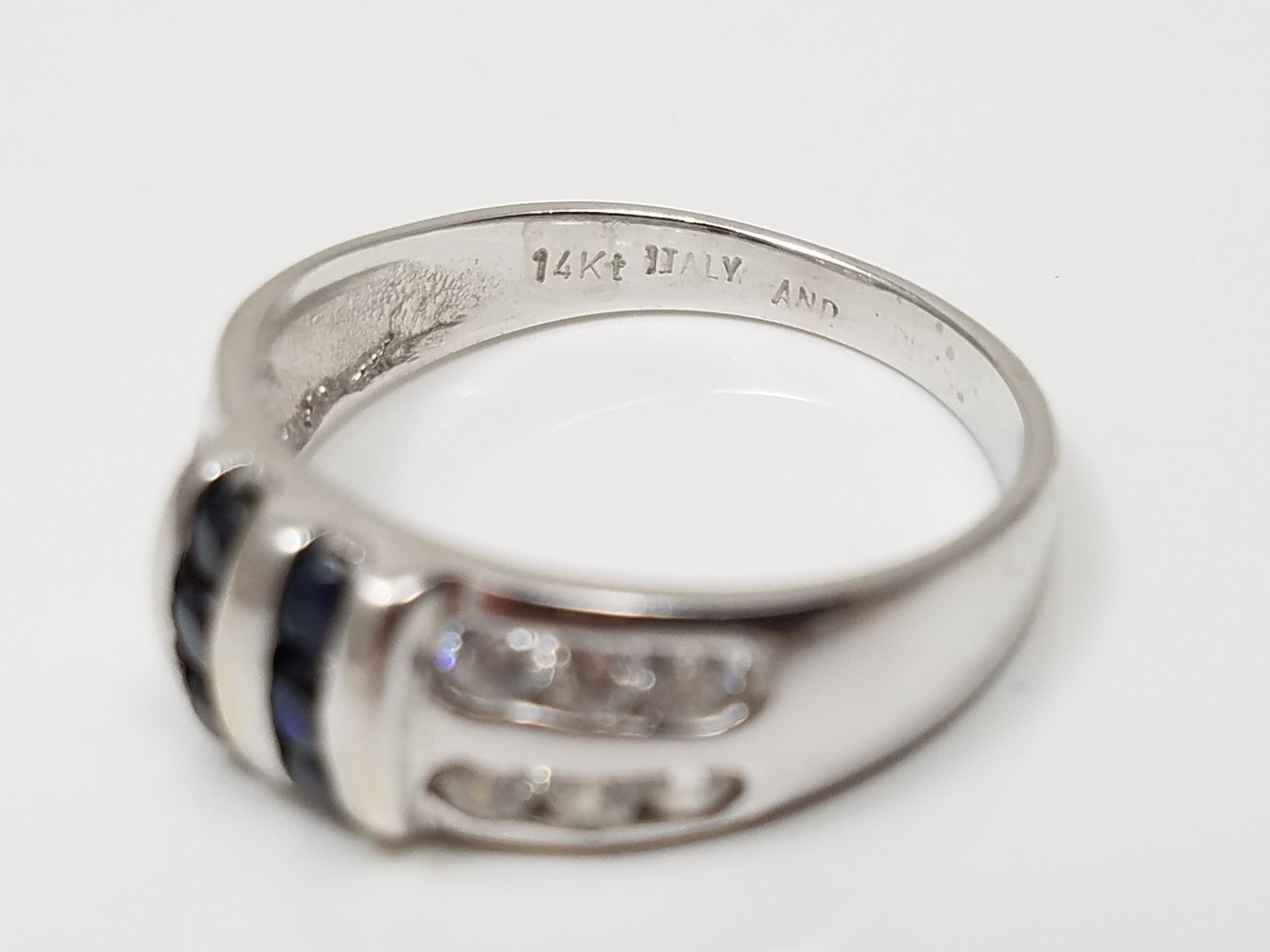 Stylish 14k White Gold Natural Sapphire Cubic Zirconia Ring Band