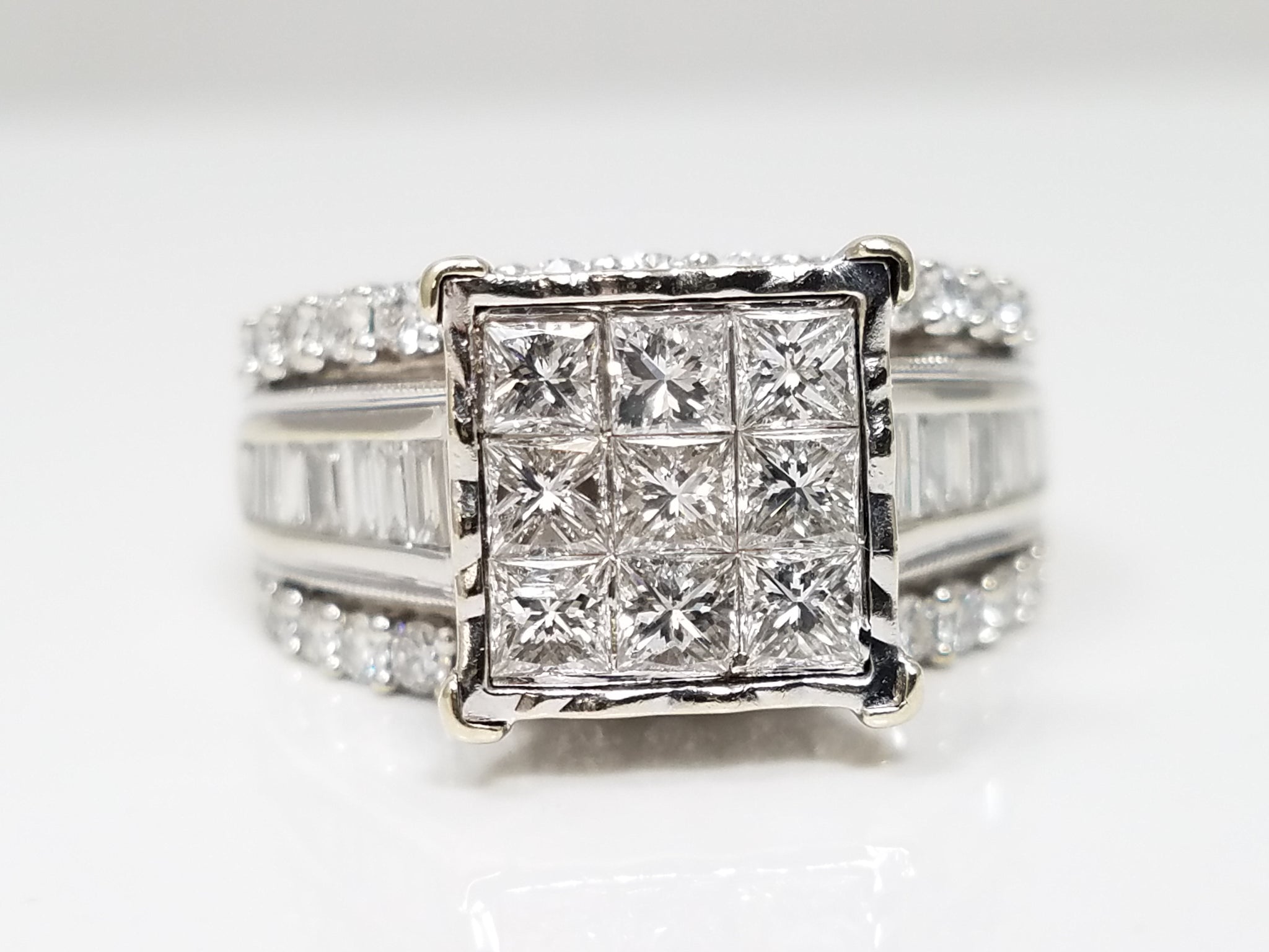 $4,000 Retail Luxurious 14k White Gold 2ctw Natural Diamond Engagement Ring