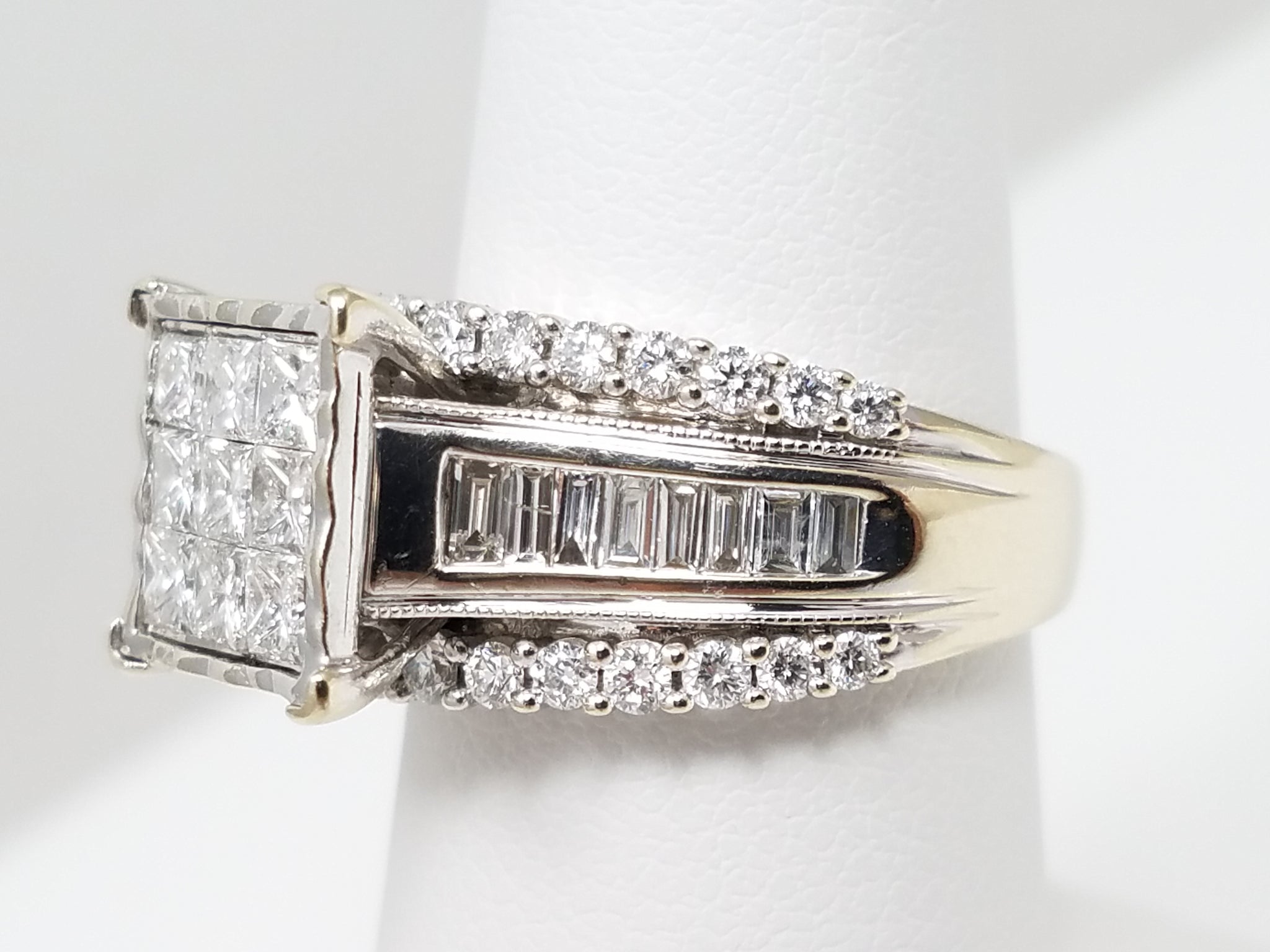 $4,000 Retail Luxurious 14k White Gold 2ctw Natural Diamond Engagement Ring