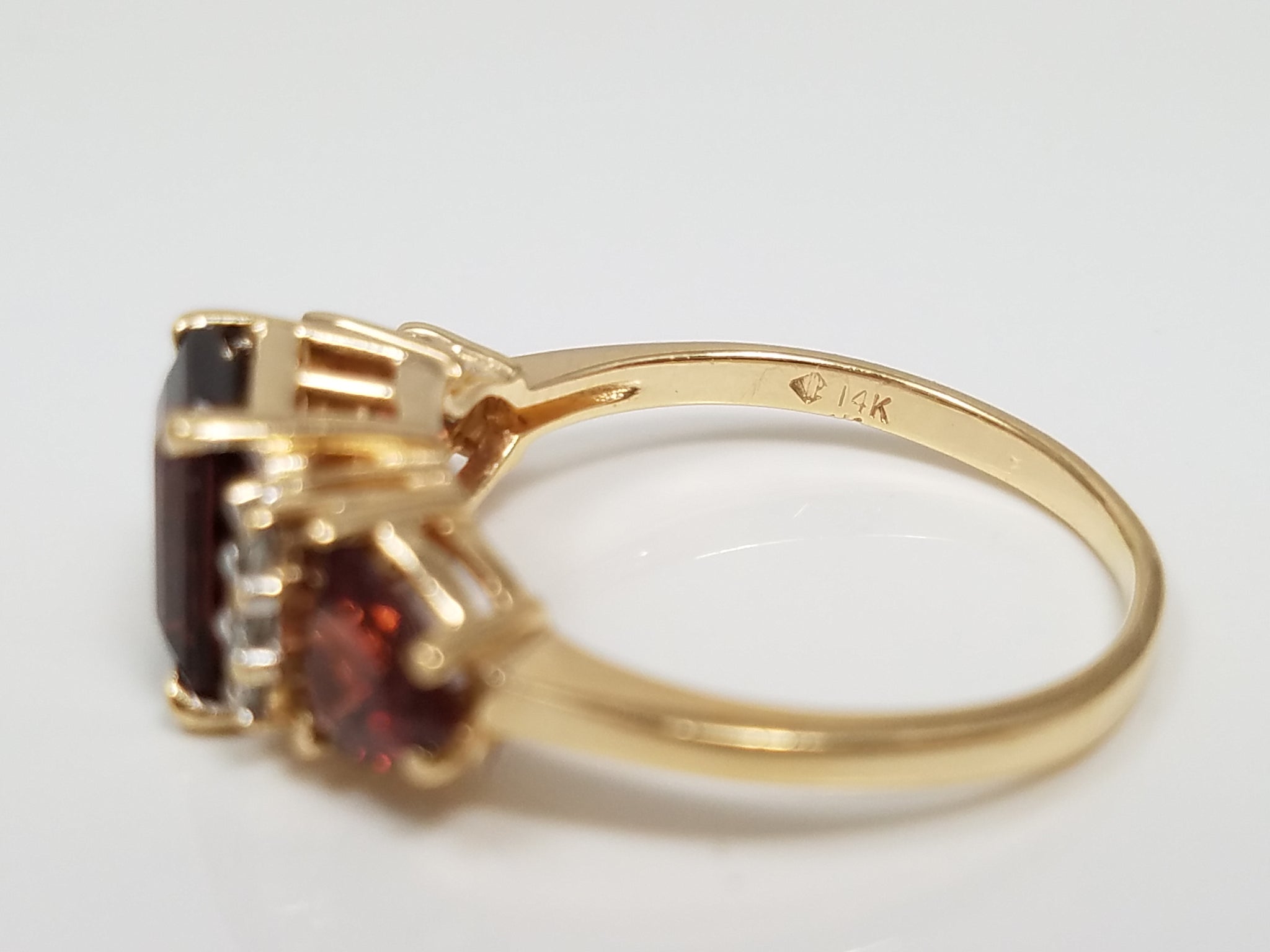 Swanky 14k Yellow Gold Natural Garnet Diamond Three Stone Ring
