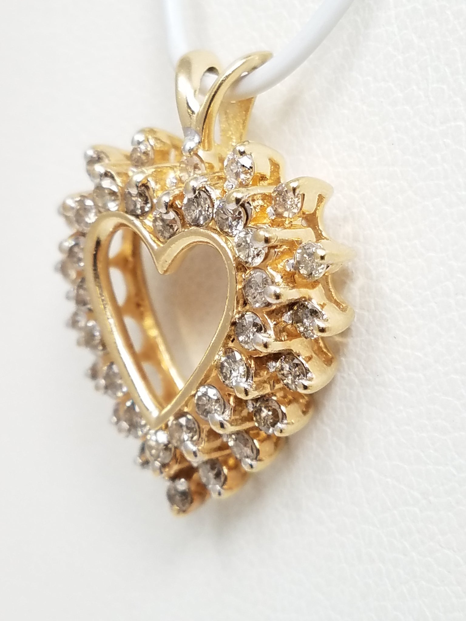 Sparkling 10k Yellow Gold 0.50ctw Natural Diamond Heart Pendant