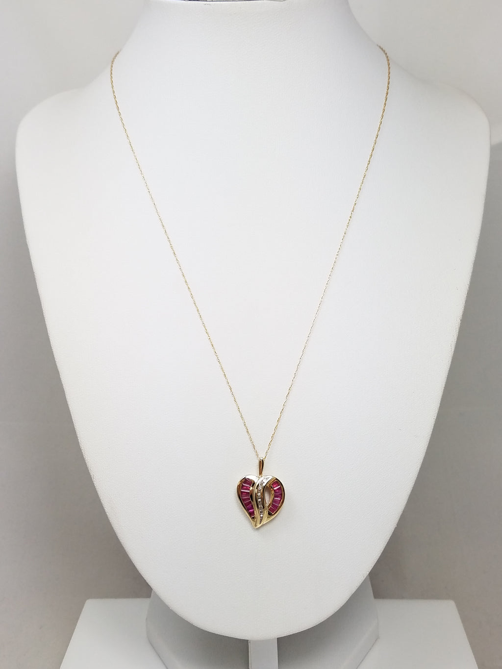 Precious 18" 10k Yellow Gold Natural Ruby Diamond Heart Pendant Necklace