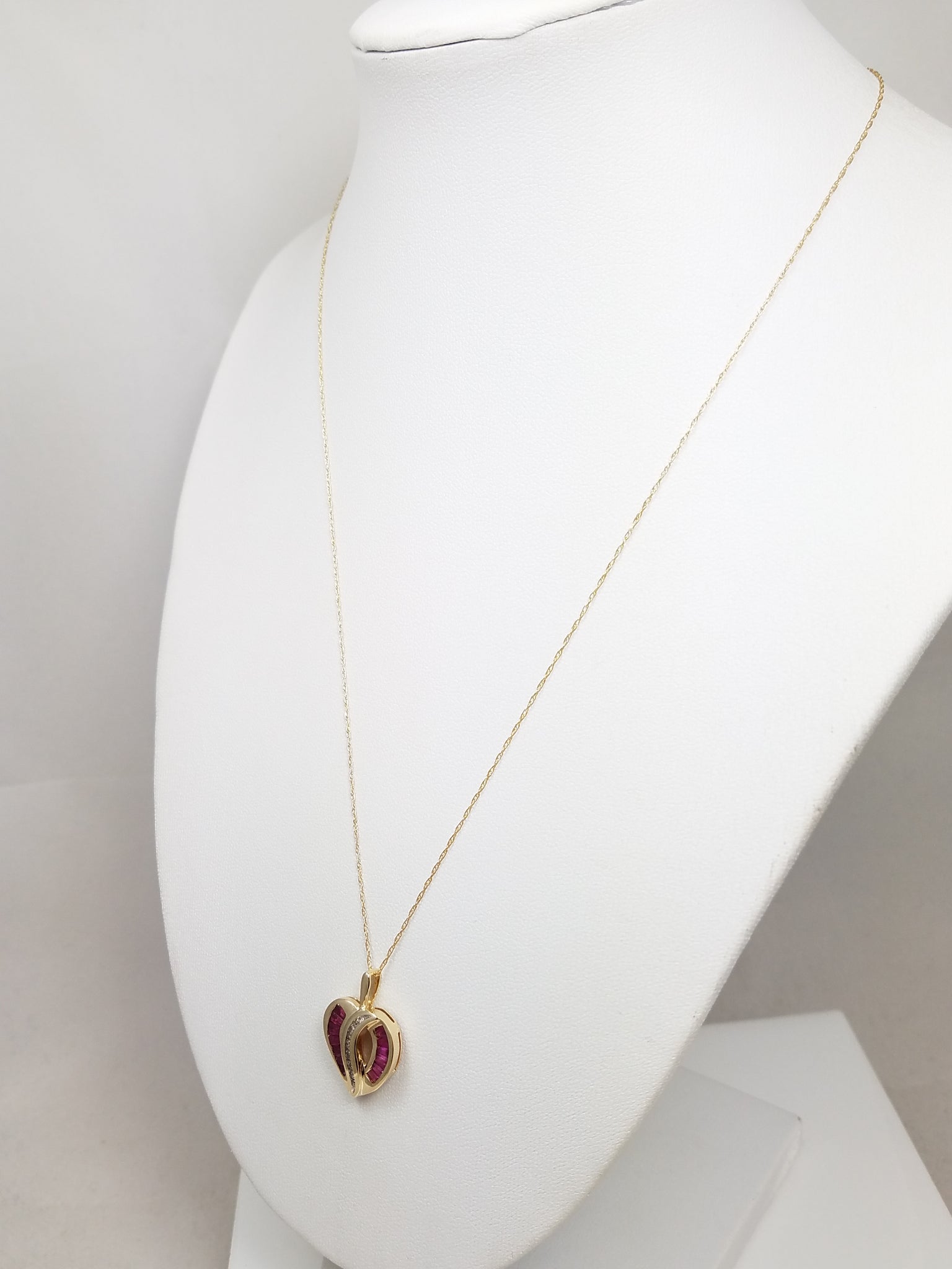 Precious 18" 10k Yellow Gold Natural Ruby Diamond Heart Pendant Necklace