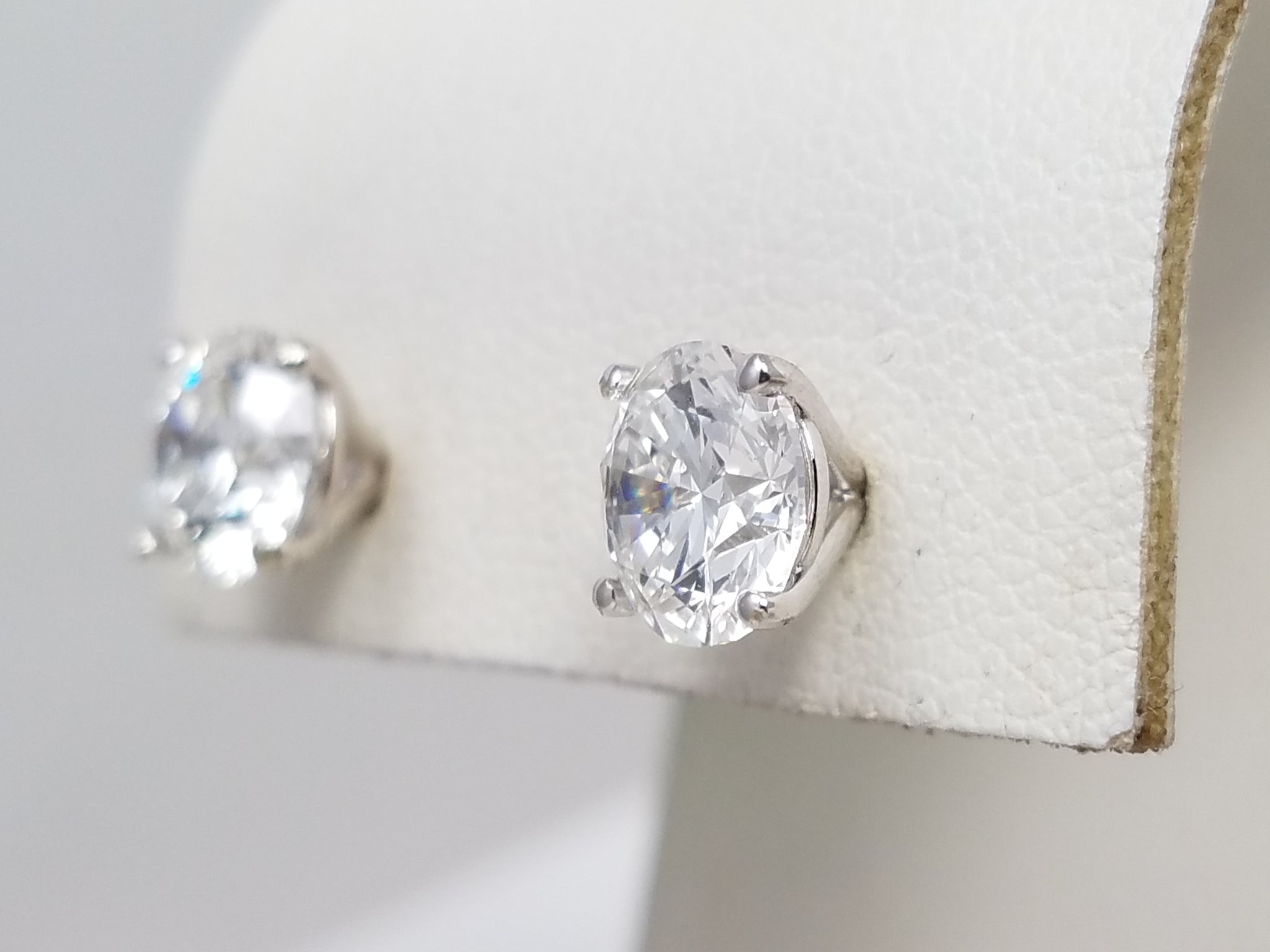 NEW IGI Certified 3ctw Round Brilliant Lab Grown Diamond 14k White Gold Stud Earrings VS2- D