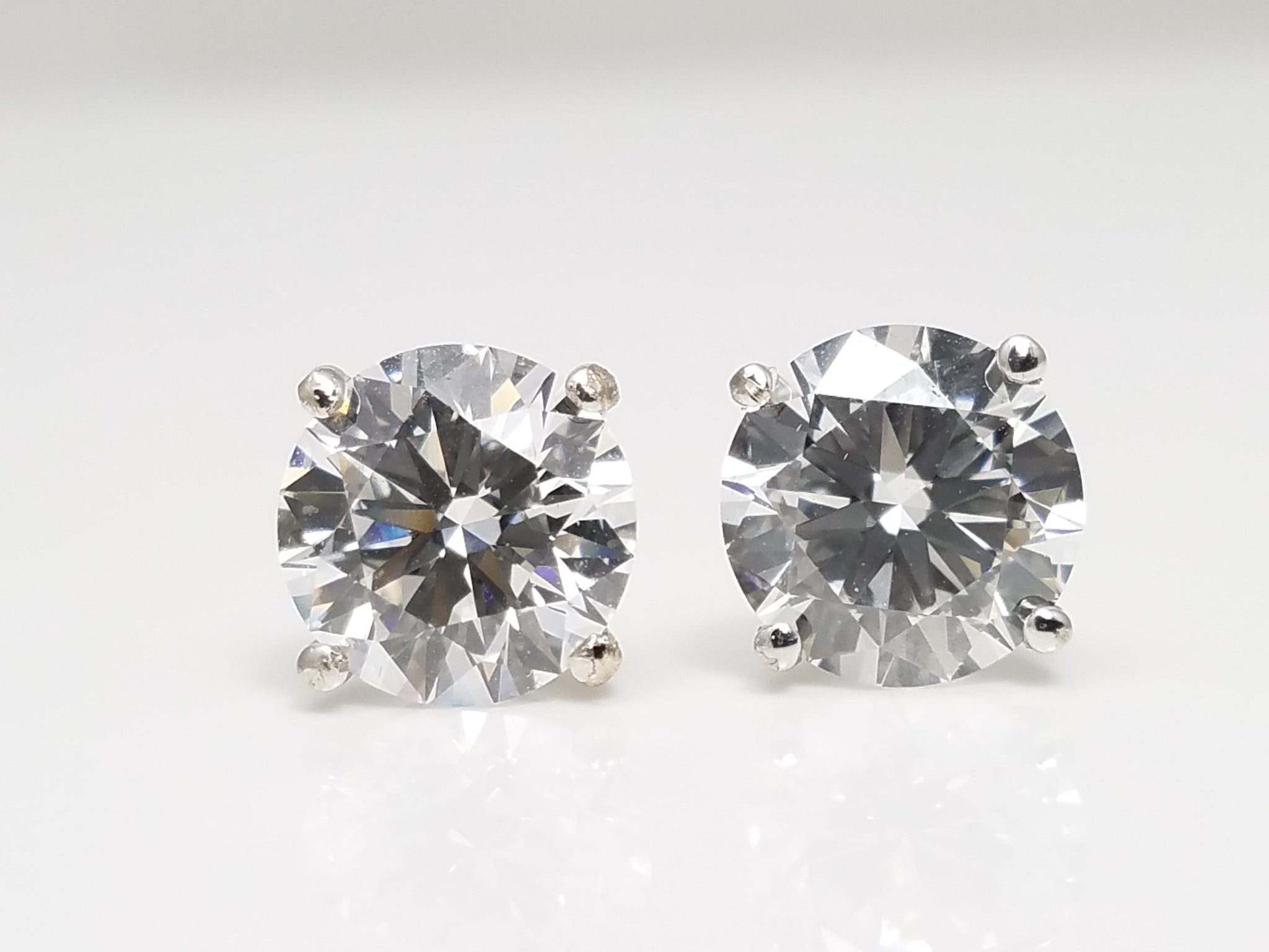 NEW IGI Certified 3ctw Round Brilliant Lab Grown Diamond 14k White Gold Stud Earrings VS2- D