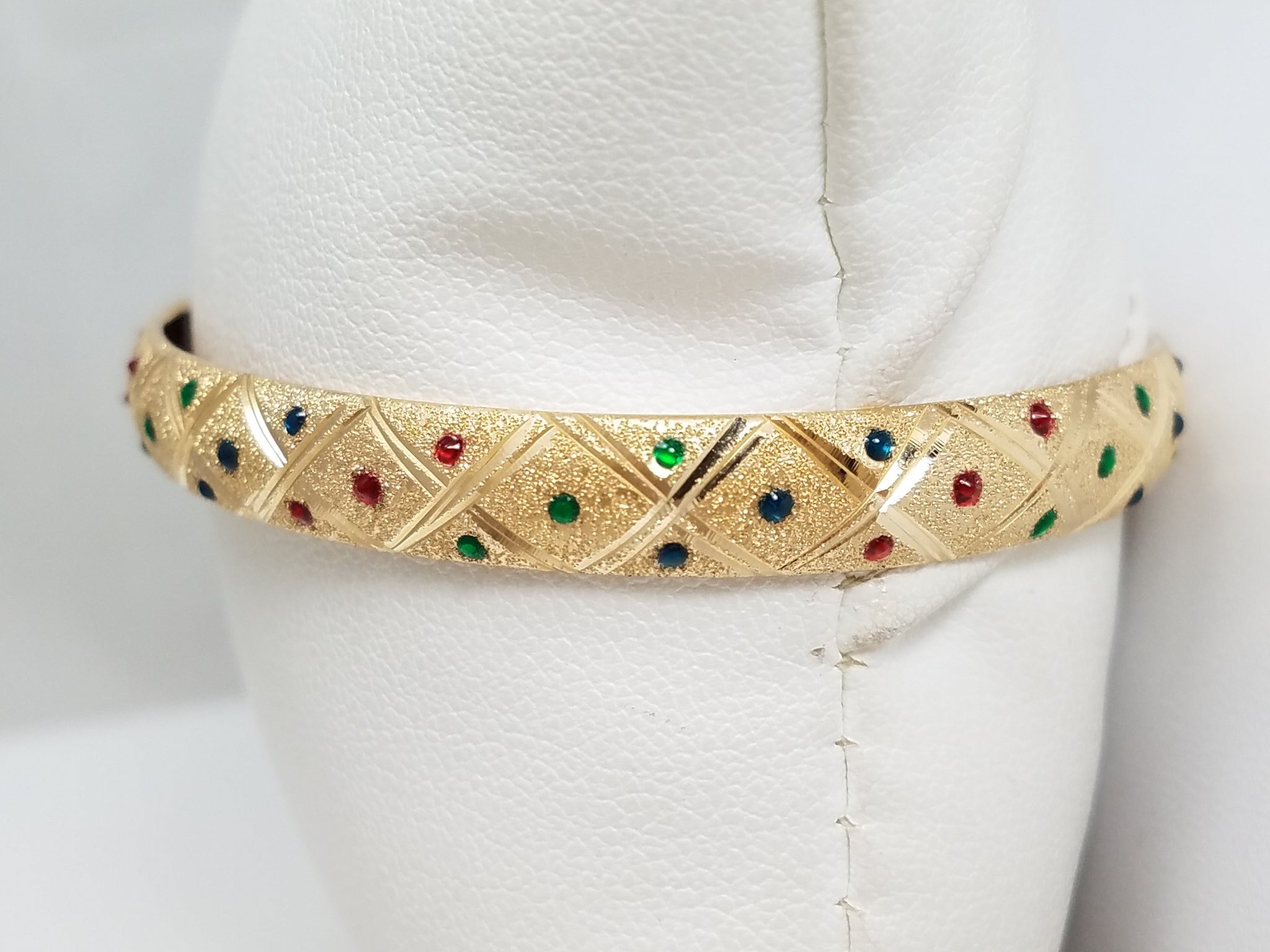 Sparkly 14k Yellow Gold Enamel Bangle