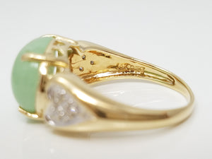 Soothing 14k Yellow Gold Natural Jade Diamond Ring