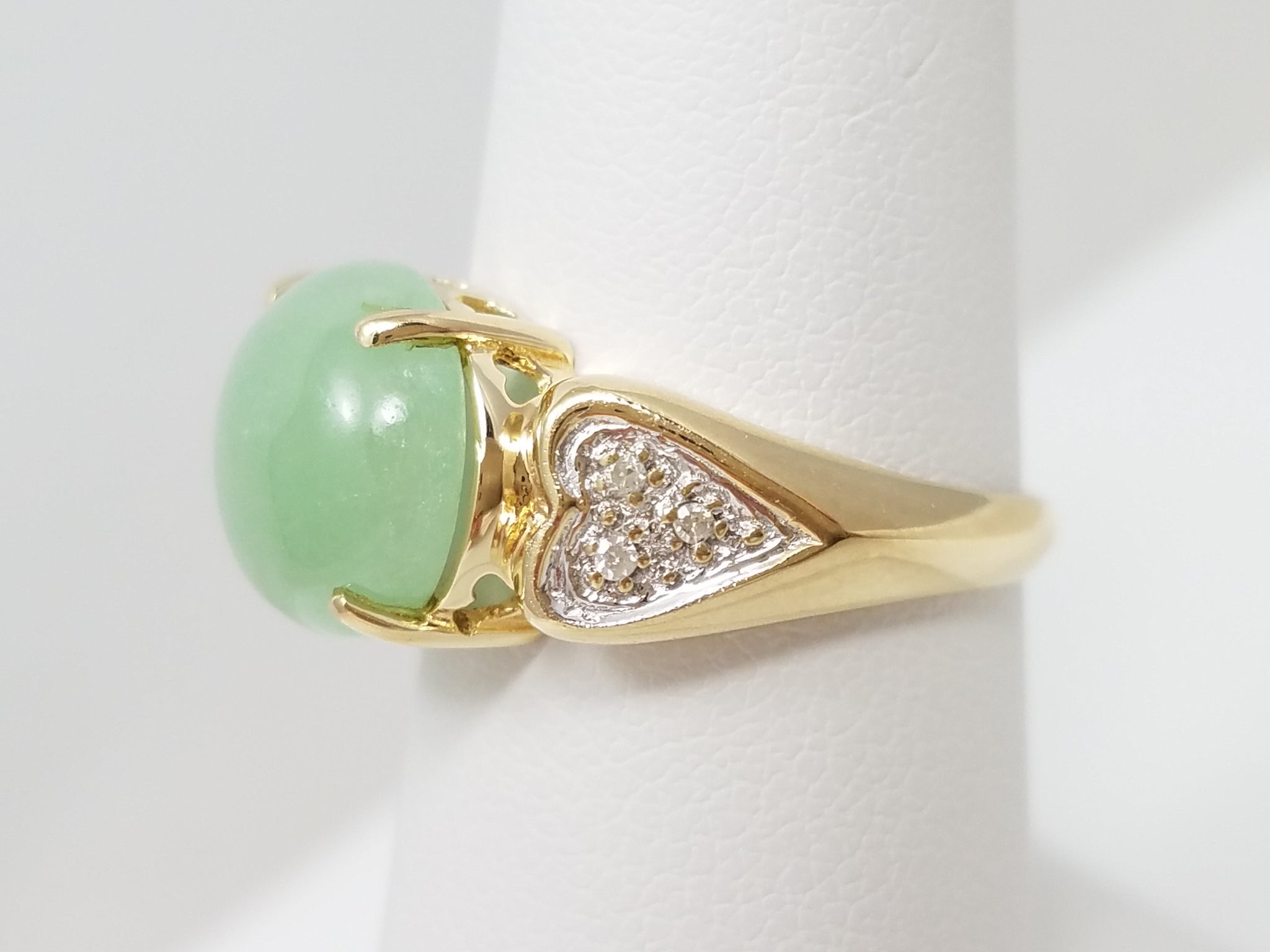 Soothing 14k Yellow Gold Natural Jade Diamond Ring