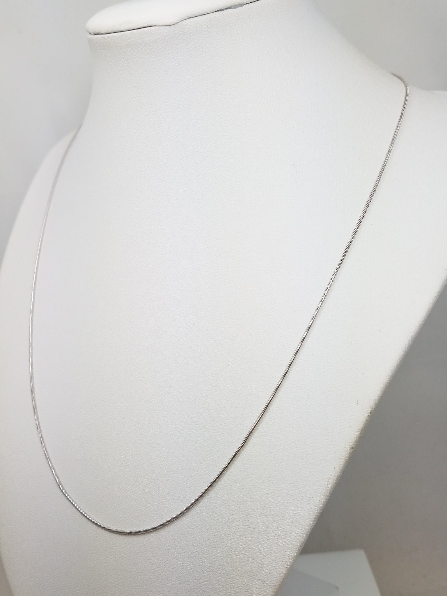Slithering 19" 14k White Gold Snake Chain Necklace