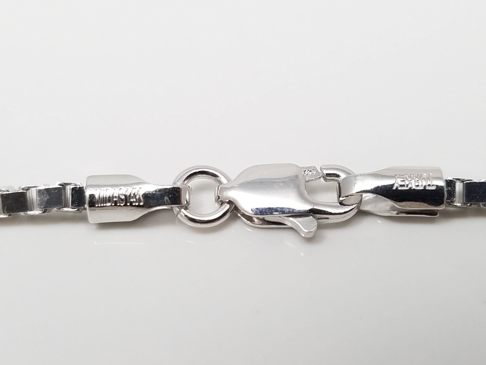 Gleaming 7" 14k White Gold Box Link Bracelet