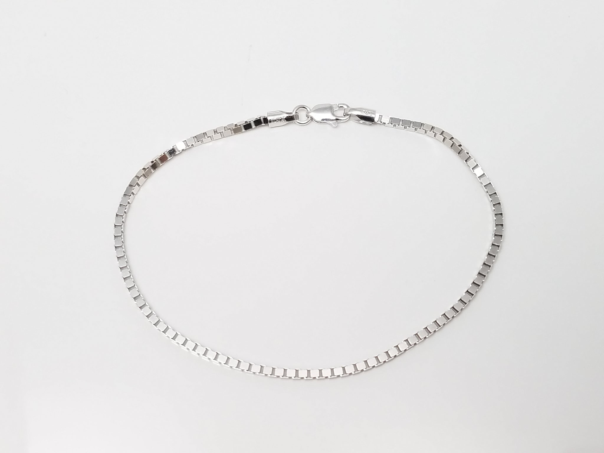 Gleaming 7" 14k White Gold Box Link Bracelet