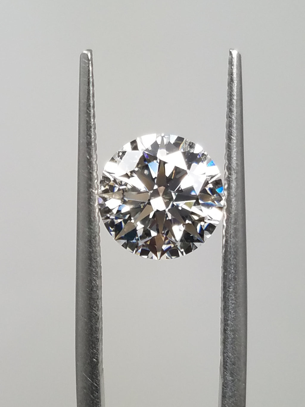 Dynamic NEW IGI Certified 1.63ct Round Lab Grown Diamond VVS2-F
