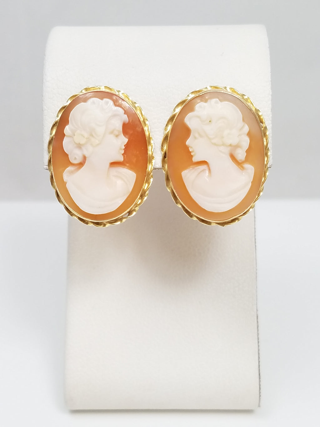 Lovely 14k Yellow Gold Carved Cameo Shell Earrings