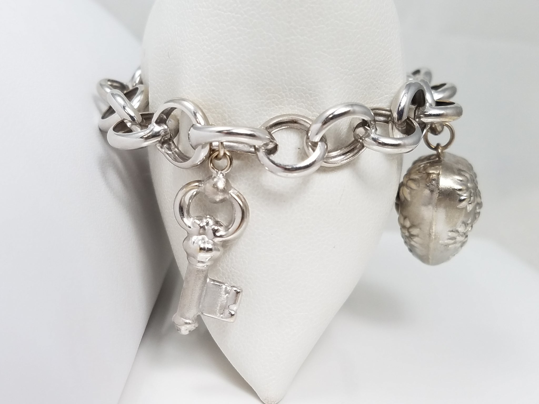 Cute 14k White Gold 8" Rolo Link 3-D Charm Bracelet
