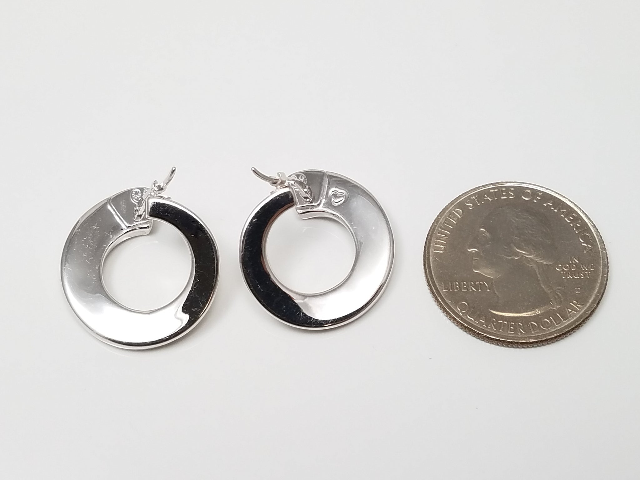 Modern Italian 18k White Gold Hoop Earrings