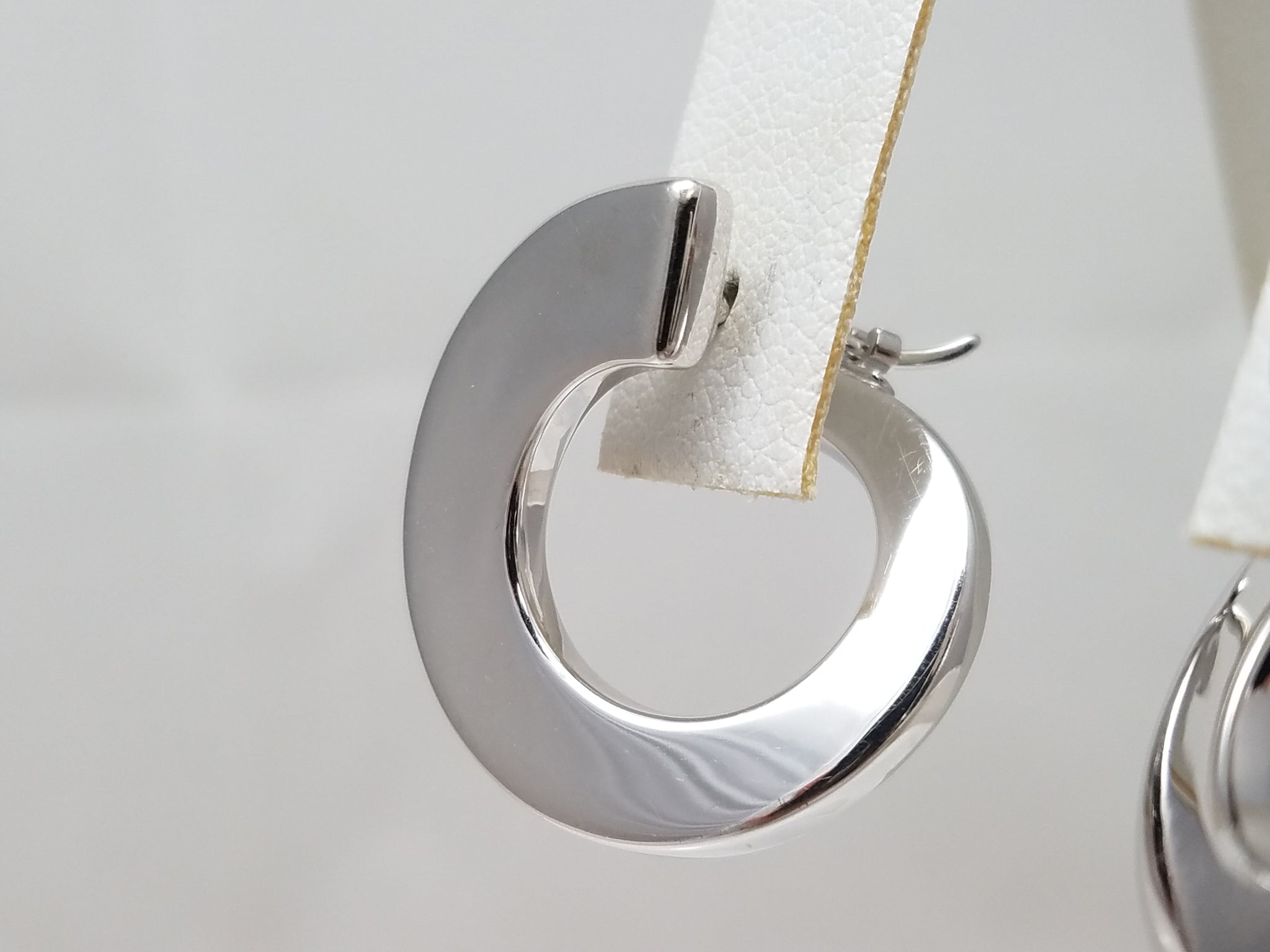 Modern Italian 18k White Gold Hoop Earrings