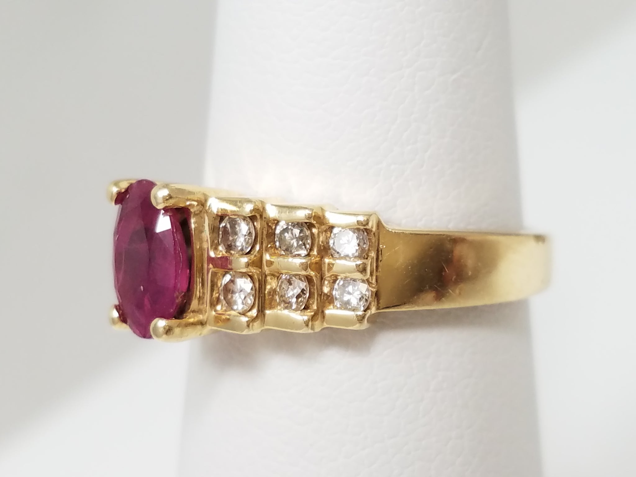 Attractive 14k Yellow Gold Natural Ruby Diamond Staircase Design Ring