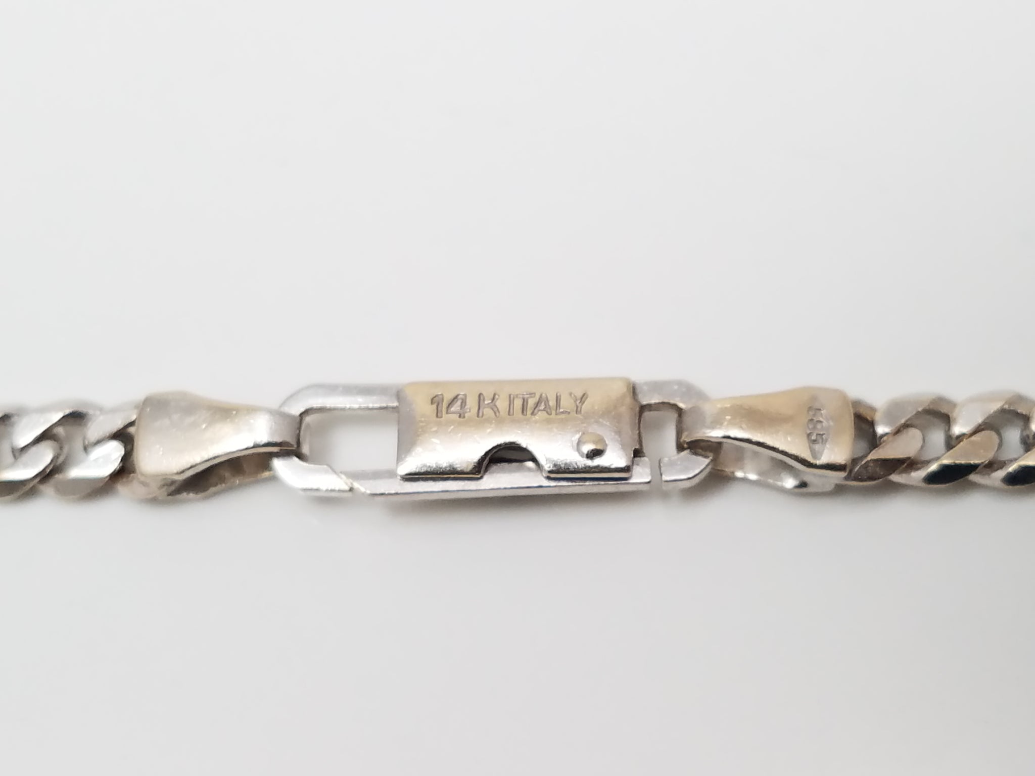 14k White Gold Curb Link 18" Chain Necklace