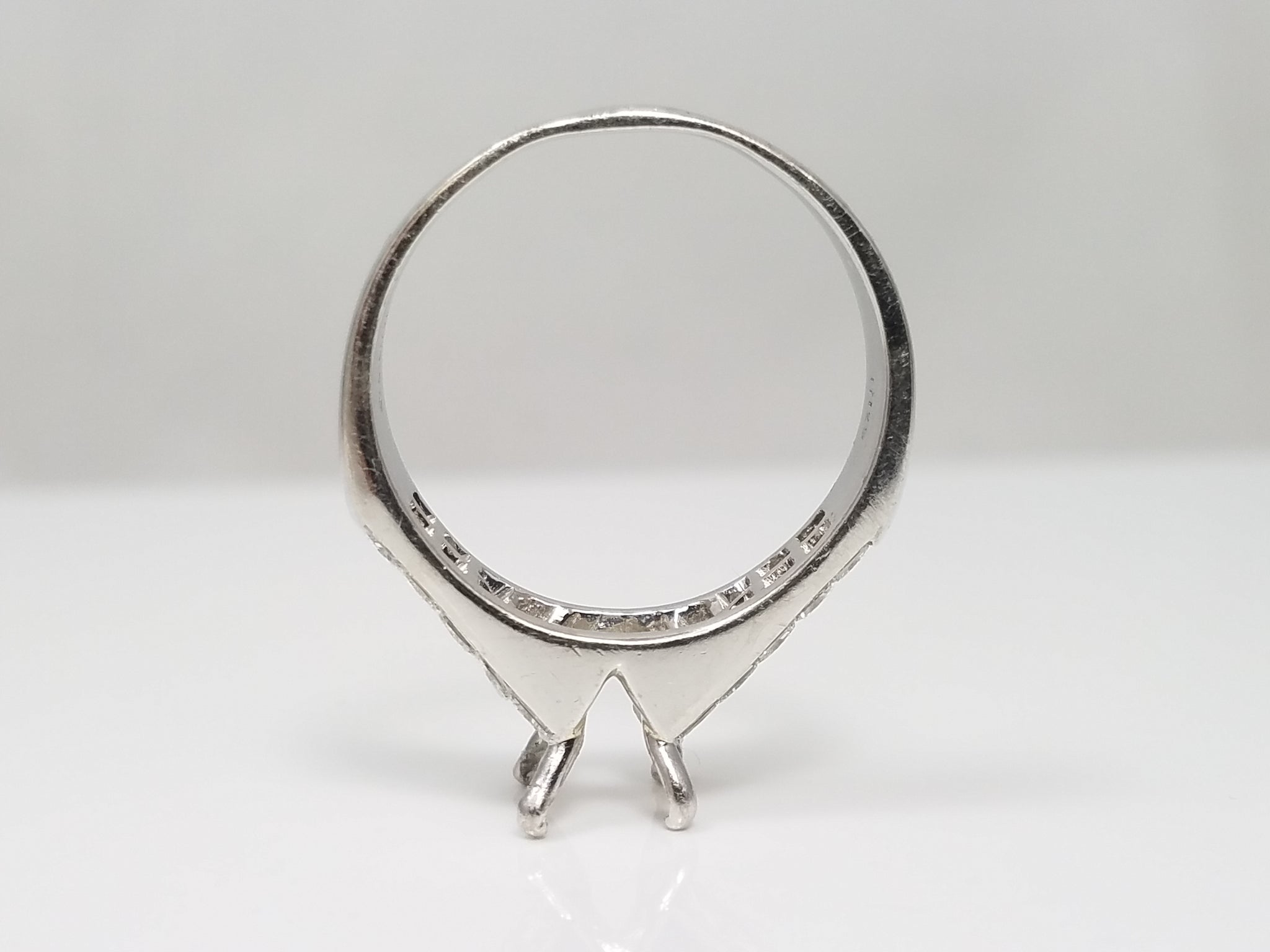 Platinum 1ctw Invisible Set Natural Diamond Engagement Ring Mount