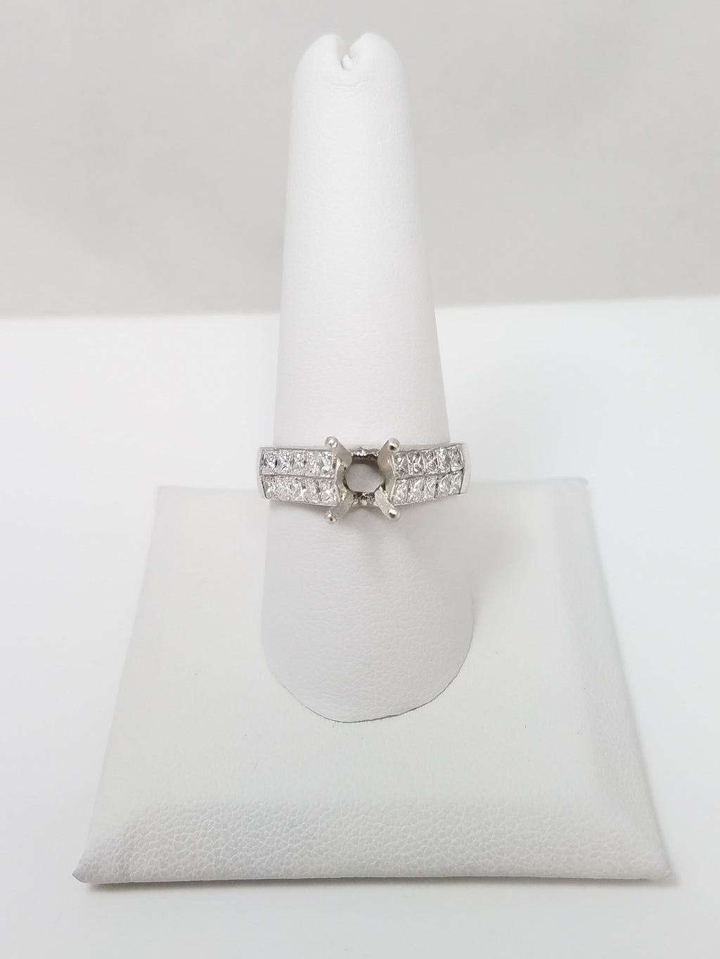 Platinum 1ctw Invisible Set Natural Diamond Engagement Ring Mount
